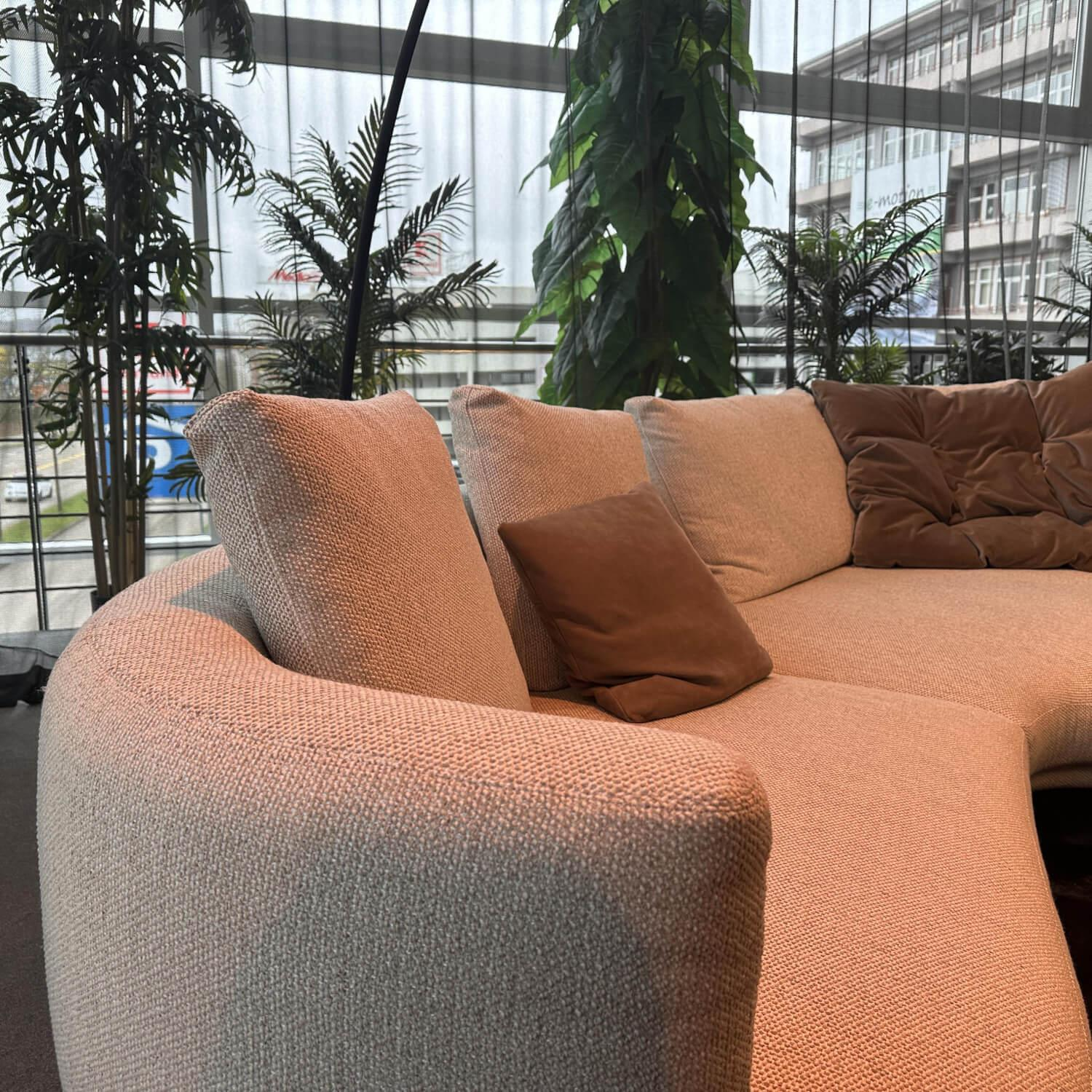 Walter Knoll - Wohnlandschaft Maaru Stoff Safire 0007 Champagne Hellgrau Gestell Bronze - 3