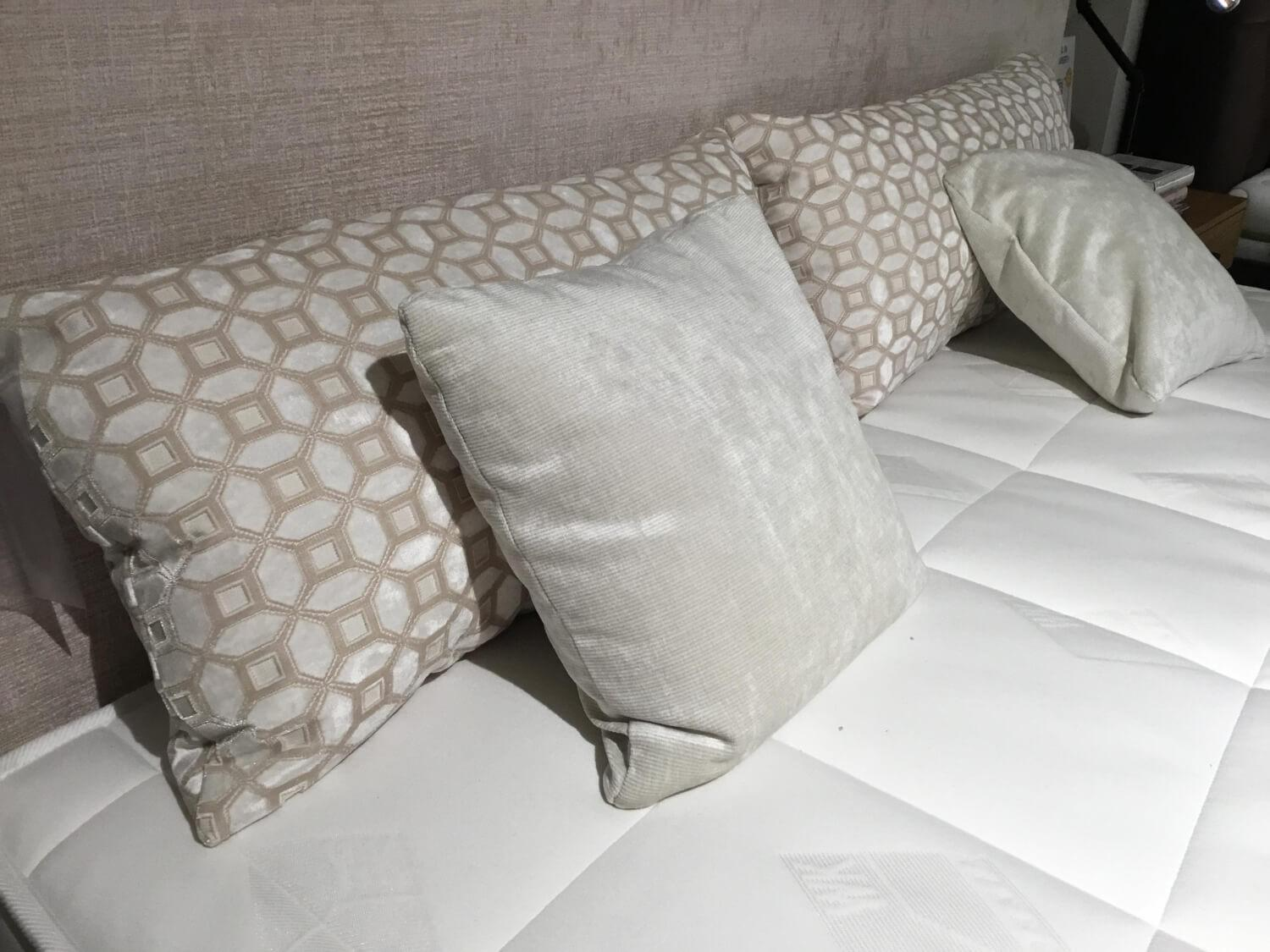 WK Wohnen - Polsterbett WK 113 Camea Stoff 01125 JAB 23060 Rosa Inklusive Matratzen Und Kissen - 3