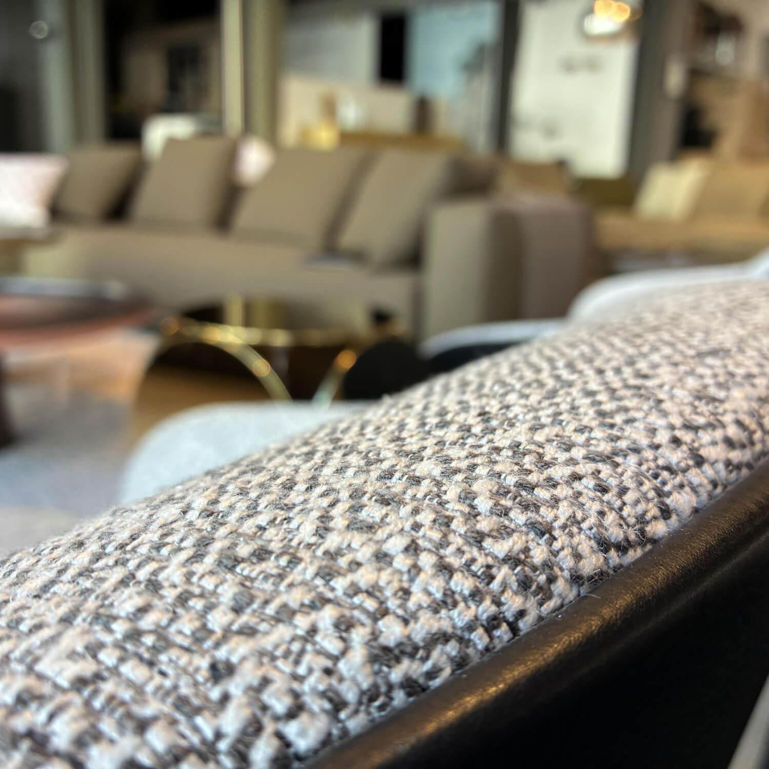 Minotti - 2er Set Sessel Leslie Innen Stoff Douglas Granitto Grau Außen Leder Pelle Aspen Carbone Schwarz Füße Aluminium Zinnfarbig Lackiert - 2