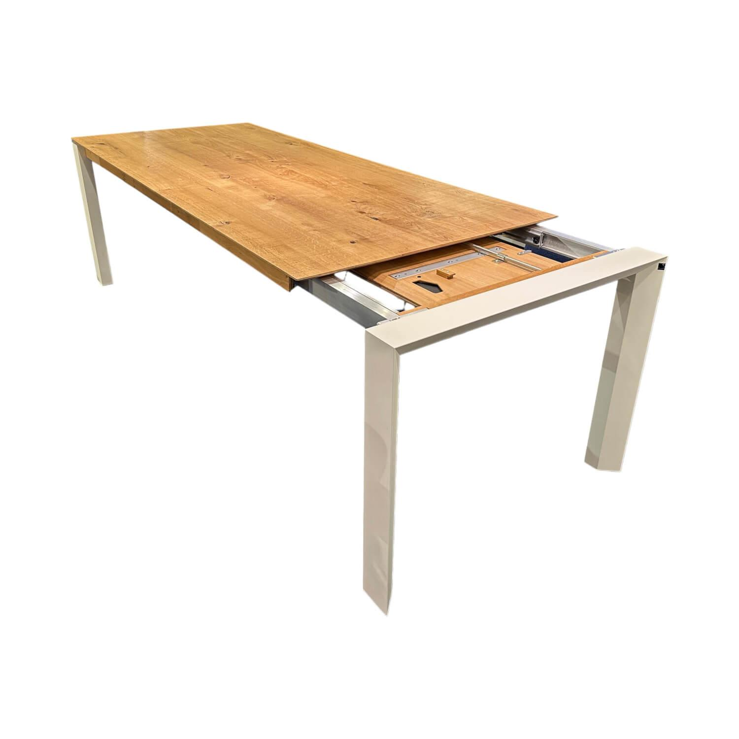 Scholtissek - Esstisch Divano VI Knorrige Eiche Mit Harz Gestelle Metall Weiß Mit Auszug - 1