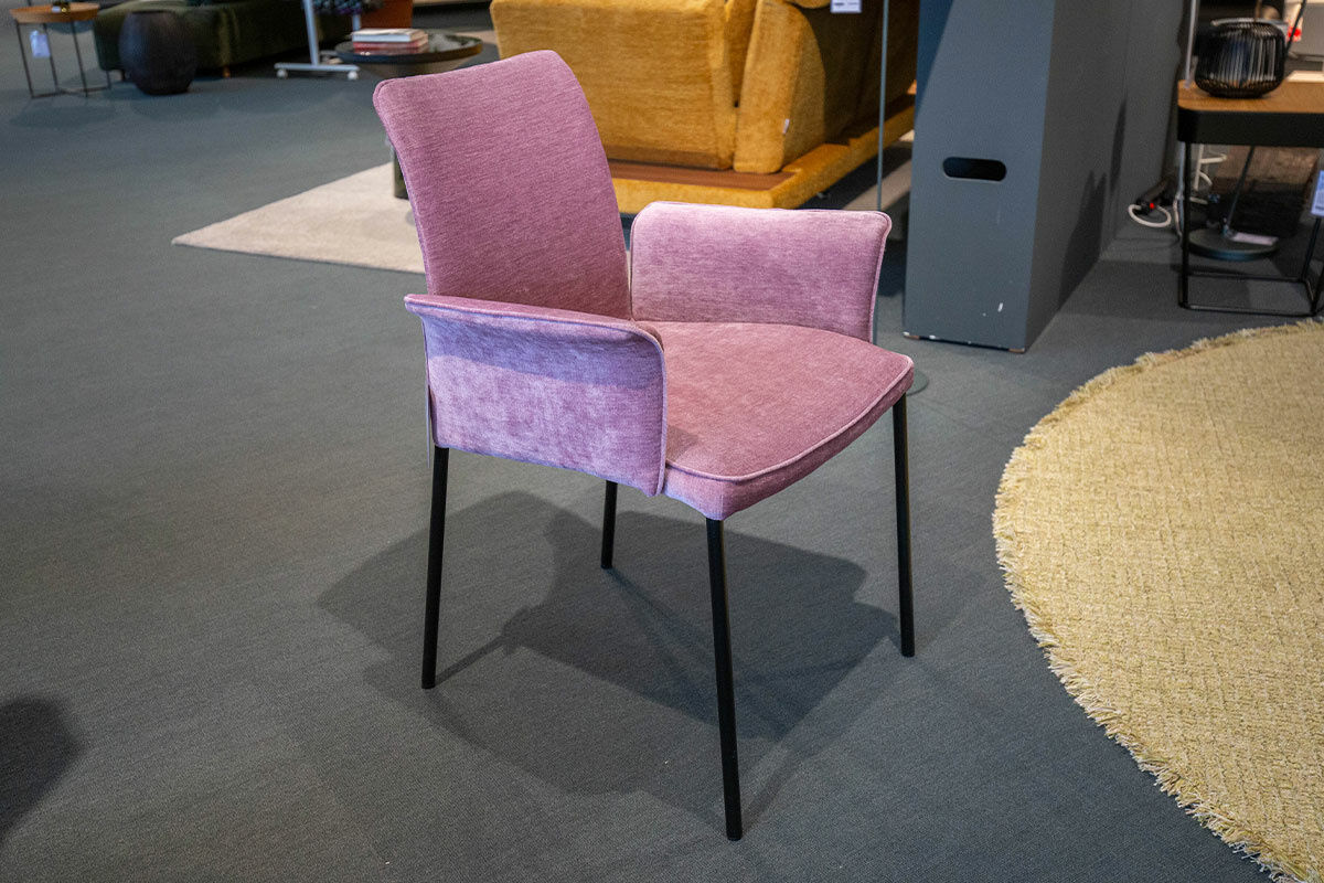 Christine Kröncke - 4er-Set Stuhlgruppe Jaro-200 Stoff Eloy 060 Rosewood Rosa Gestell Edelstahl Schwarz Gepulvert - 6