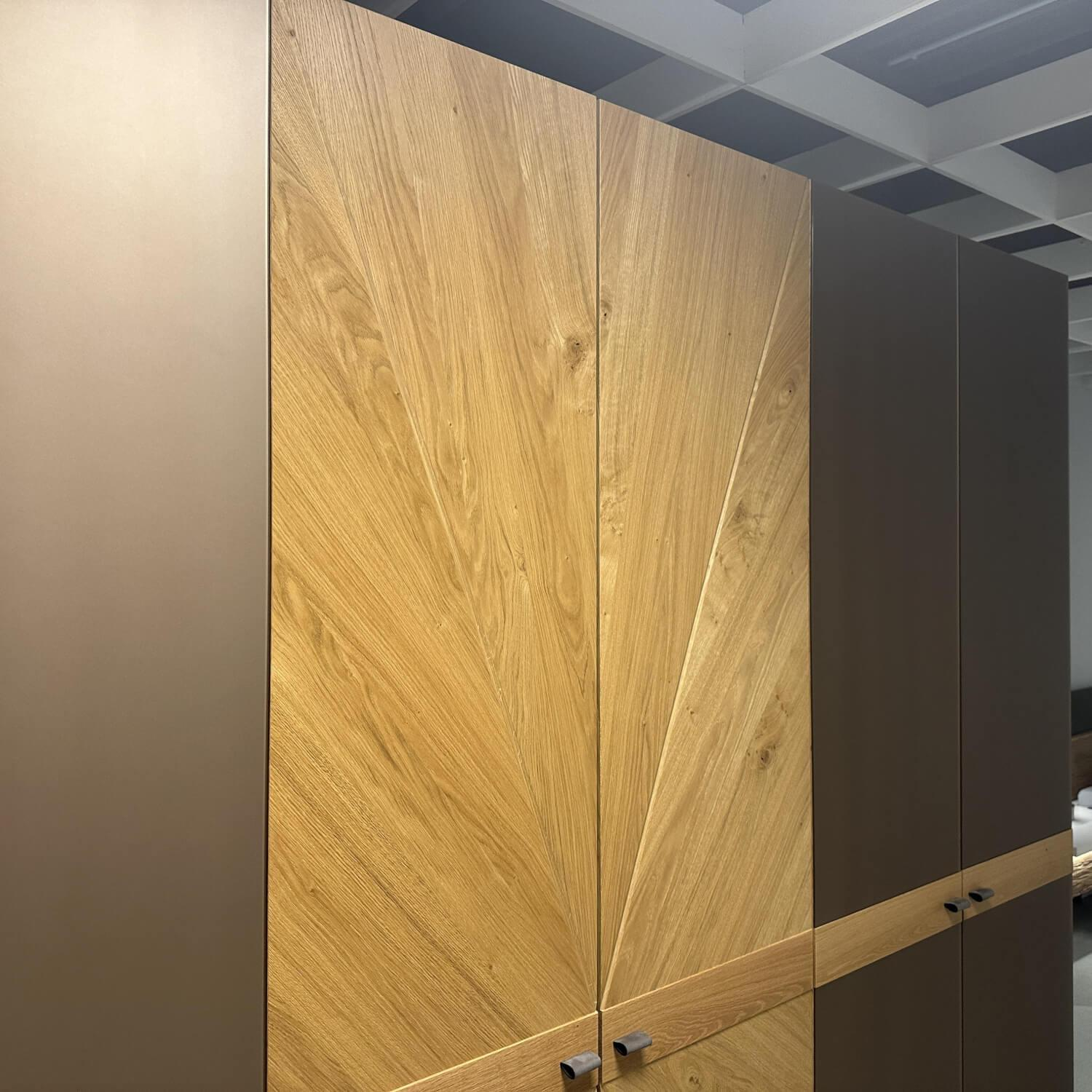 Anrei - Schlafzimmer Sol Asteiche Gebürstet Natur Geölt Farbglas Bronce Matt Mit Ledergriff Rock Grau Schwarz - 6