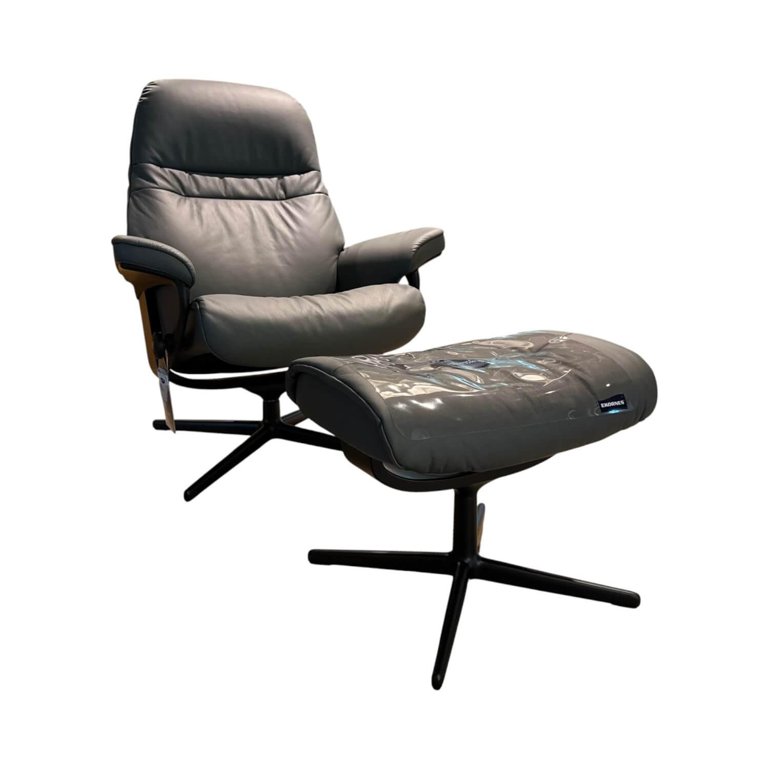 Stressless - Sessel Sunrise M Leder Batick 79 Grey Grau Gestell Cross 45 Matt Black Holzfarbe 05 Schwarz Mit Hocker - 1