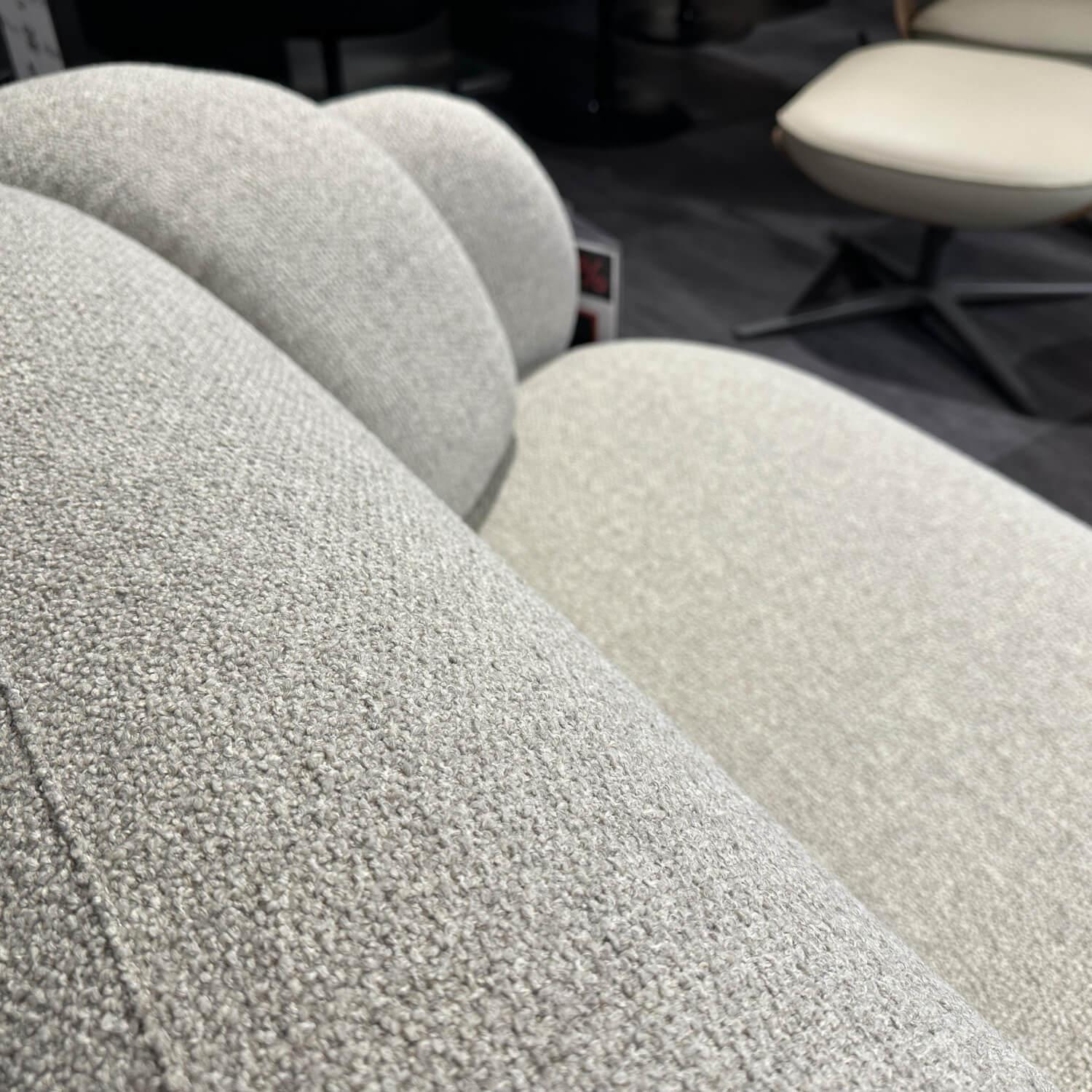 Leolux - Sofa Pulla A R16 B20 Stoff Hell Braun Füße Epoxy Charcoal Matt Schwarz - 6