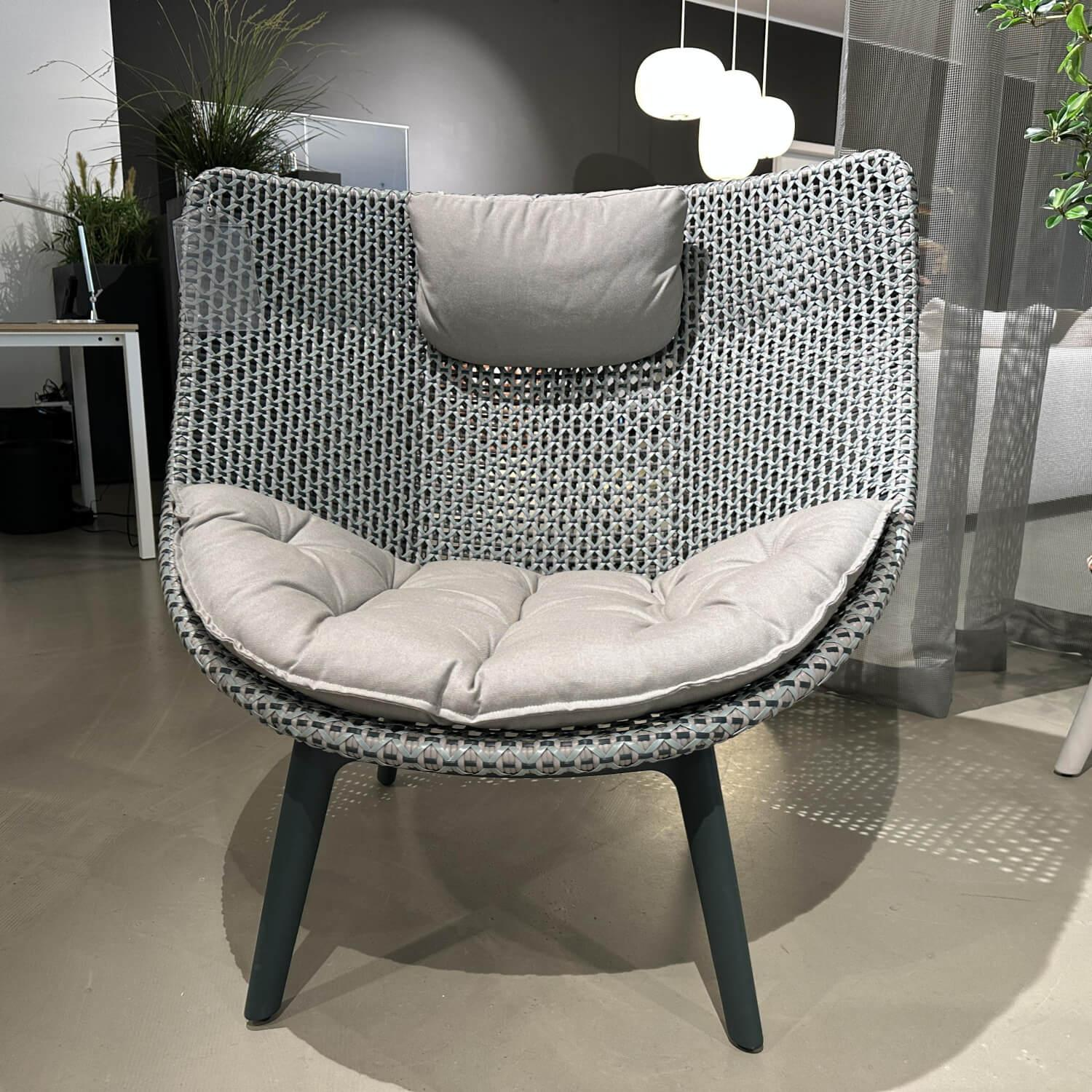 DEDON - Outdoor Hochlehnsessel Mbrace Alu Dedon Geflecht Pepper Schwarz Weiß Gestell Aluminium Lipari Schwarz Mit Kissen - 2