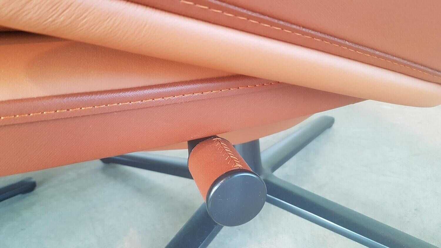 Vitra - Sessel Grand Relax Leder Premium Cognac Braun mit Ottoman - 6