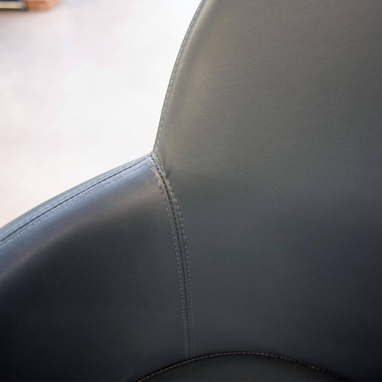 Brühl - Armchair Armand Leather La Plume Petrol Blue Feet Castors Black - 4