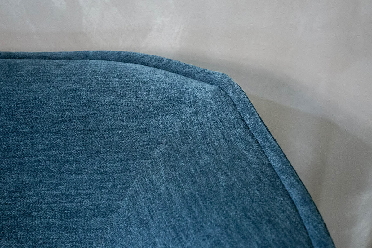 COR - Sofa Nook Stoff Außen 8170 Ozean Dunkelblau Innen Petrol mit 2 Lendenkissen und Hocker - 2