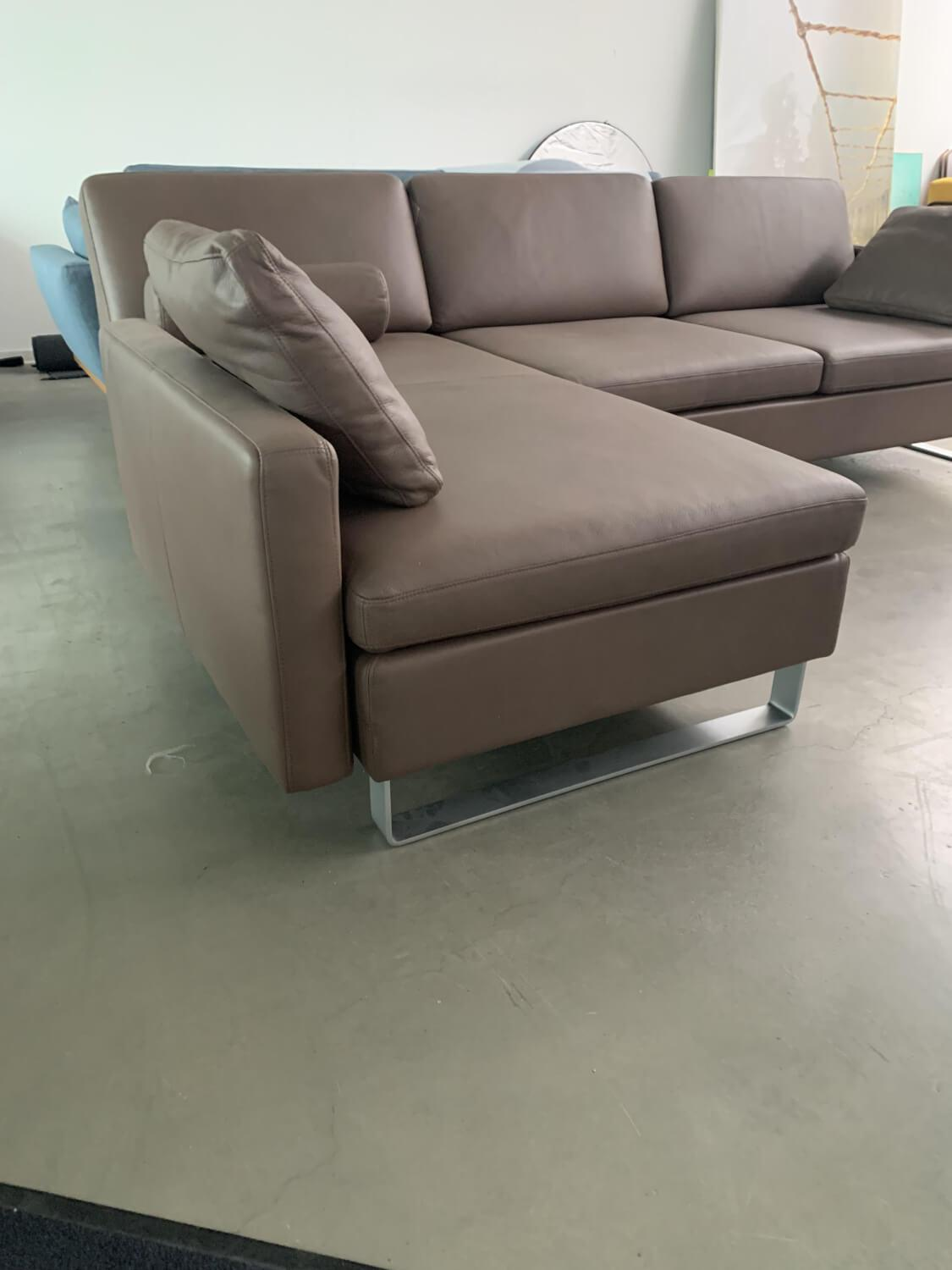 Brühl - Ecksofa Alba System M Leder Pearl 5707 85 Grau Füße Stahl Verchromt Mit Integrierten Kopfstützbügeln - 4