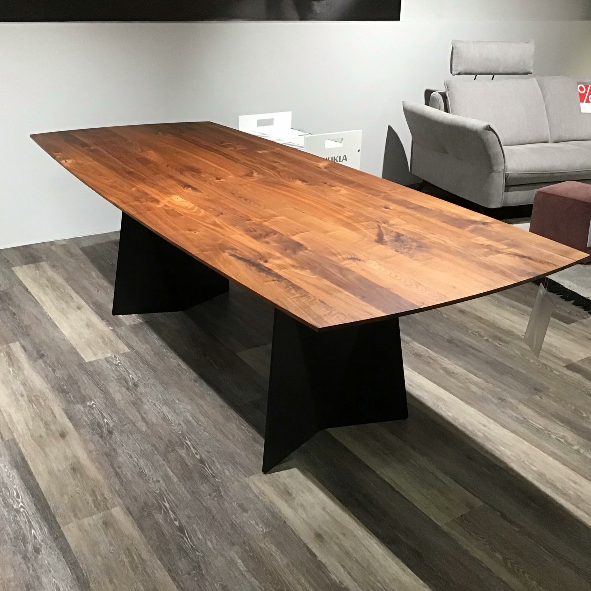 kf furniture - Esstisch 3106N Platte Astiger Nussbaum Schwarz Pigmentiert Wangengestell Rohstahl Schwarz Matt Pulverbeschichtet - 5