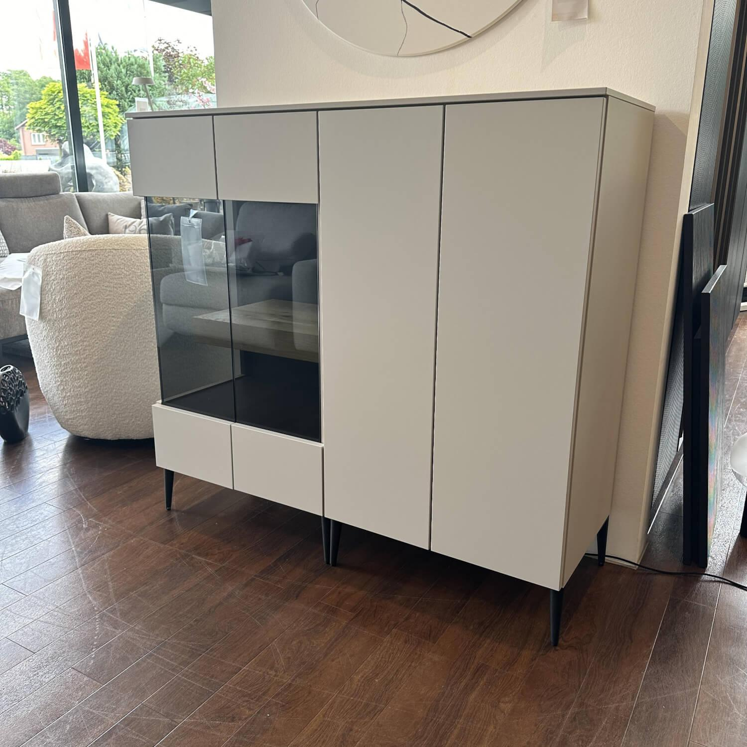 Loddenkemper - Highboard Minos Holz Furnier Mit Glaseinsatz Kristallgrau Grau Füße Schwarz Balken In Absetzung Rechts - 6