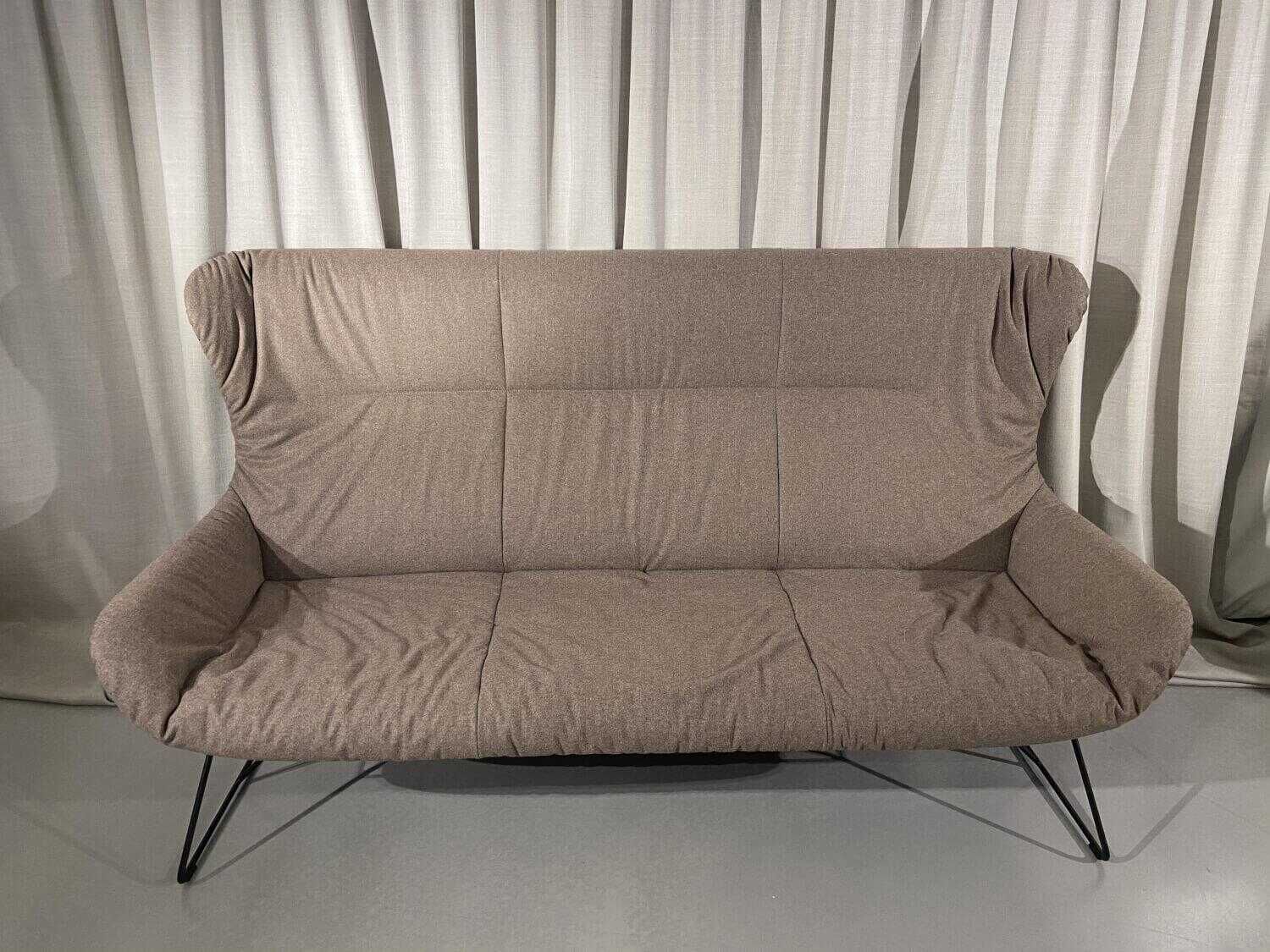 Sofa Leya Wingback Couch Vorne Loden Bergen 428 Beige Hinten Leder Opium Oceano 80007 Blau
