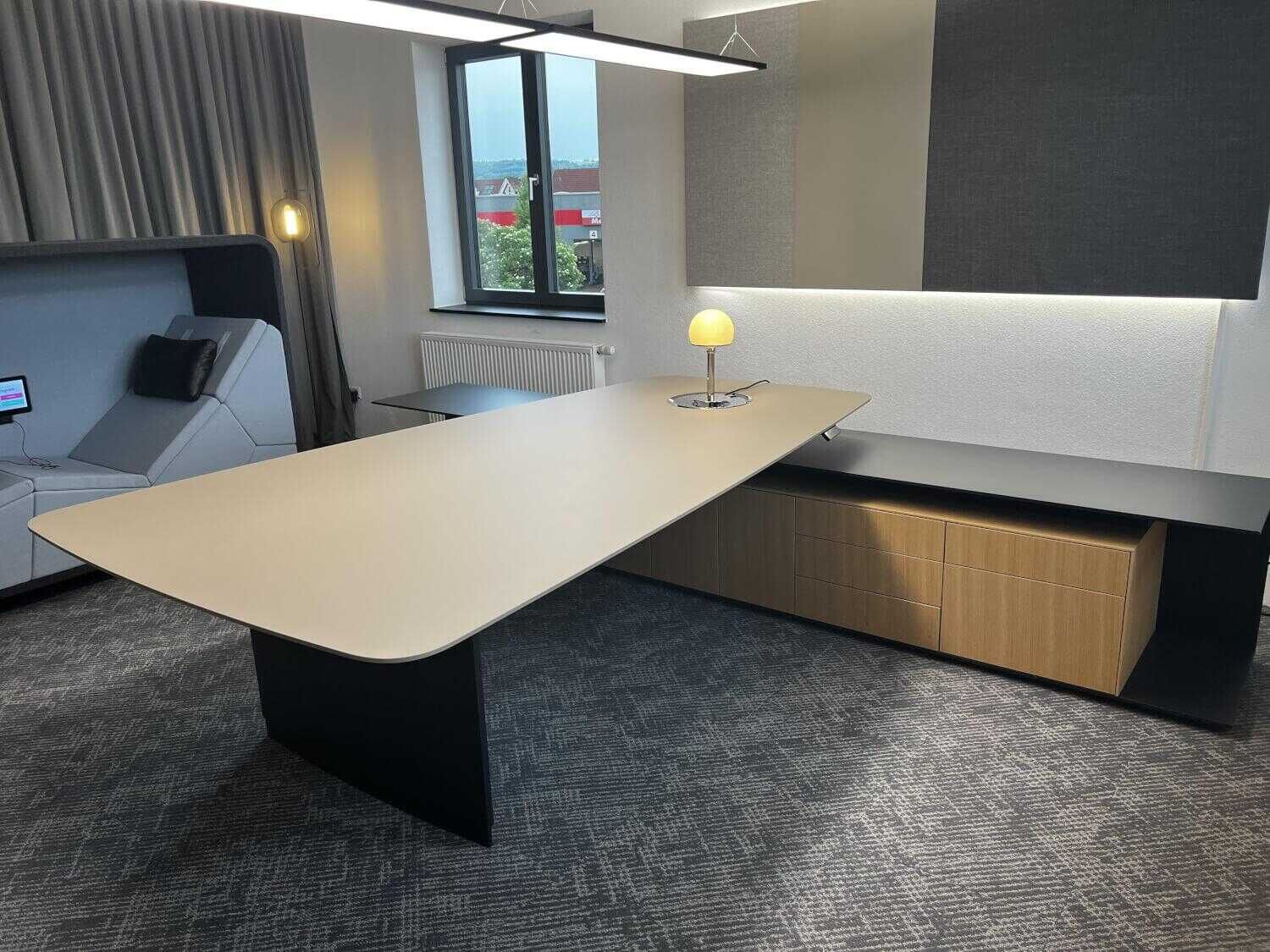 Bürotisch Communication Desk 4500 Mit Zubehör Tischplatte Fenix Mineral