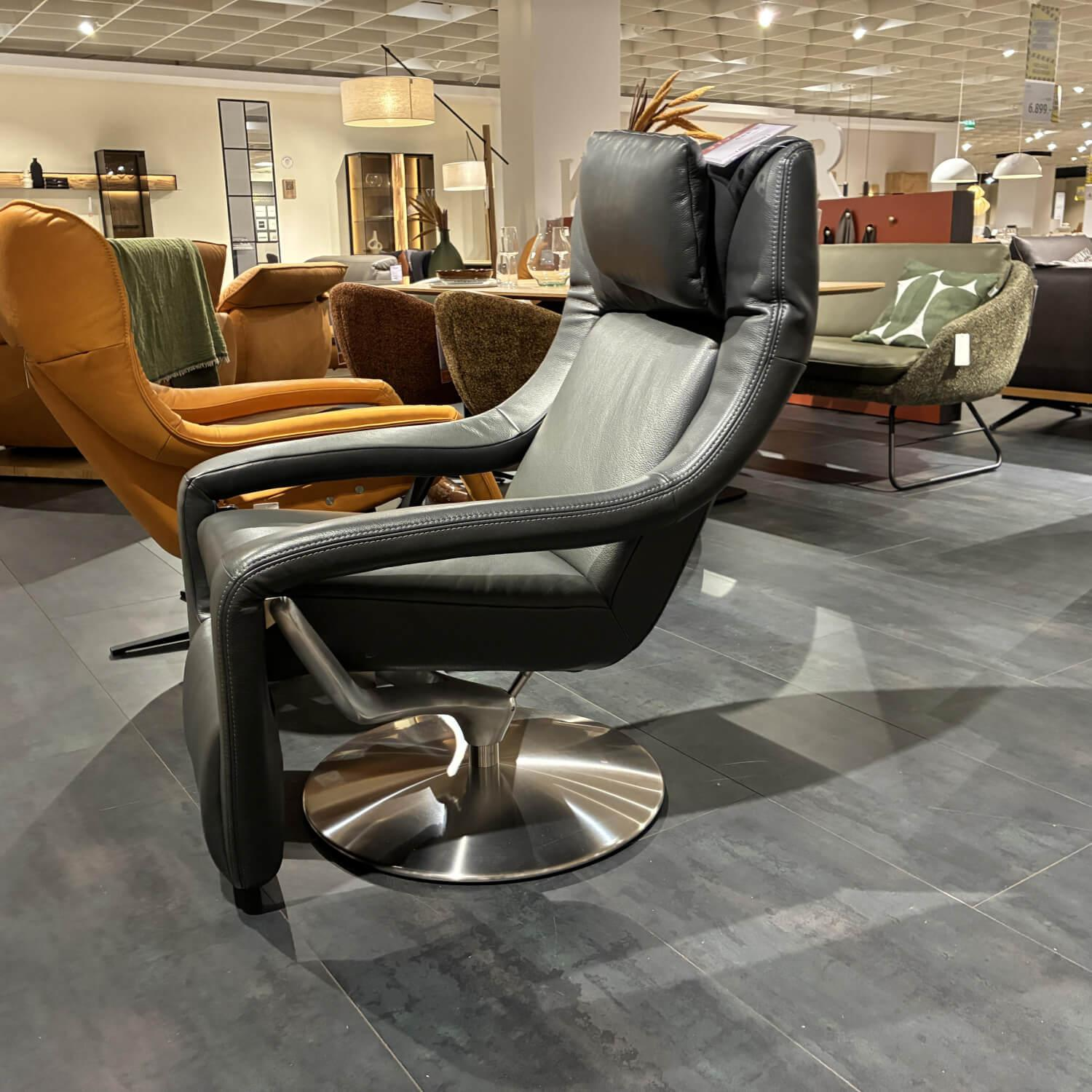 Koinor - Sessel Yoko No 5 Leder C-Classic Pepper Schwarz Gestell Drehteller Nickel Silber Satiniert - 5