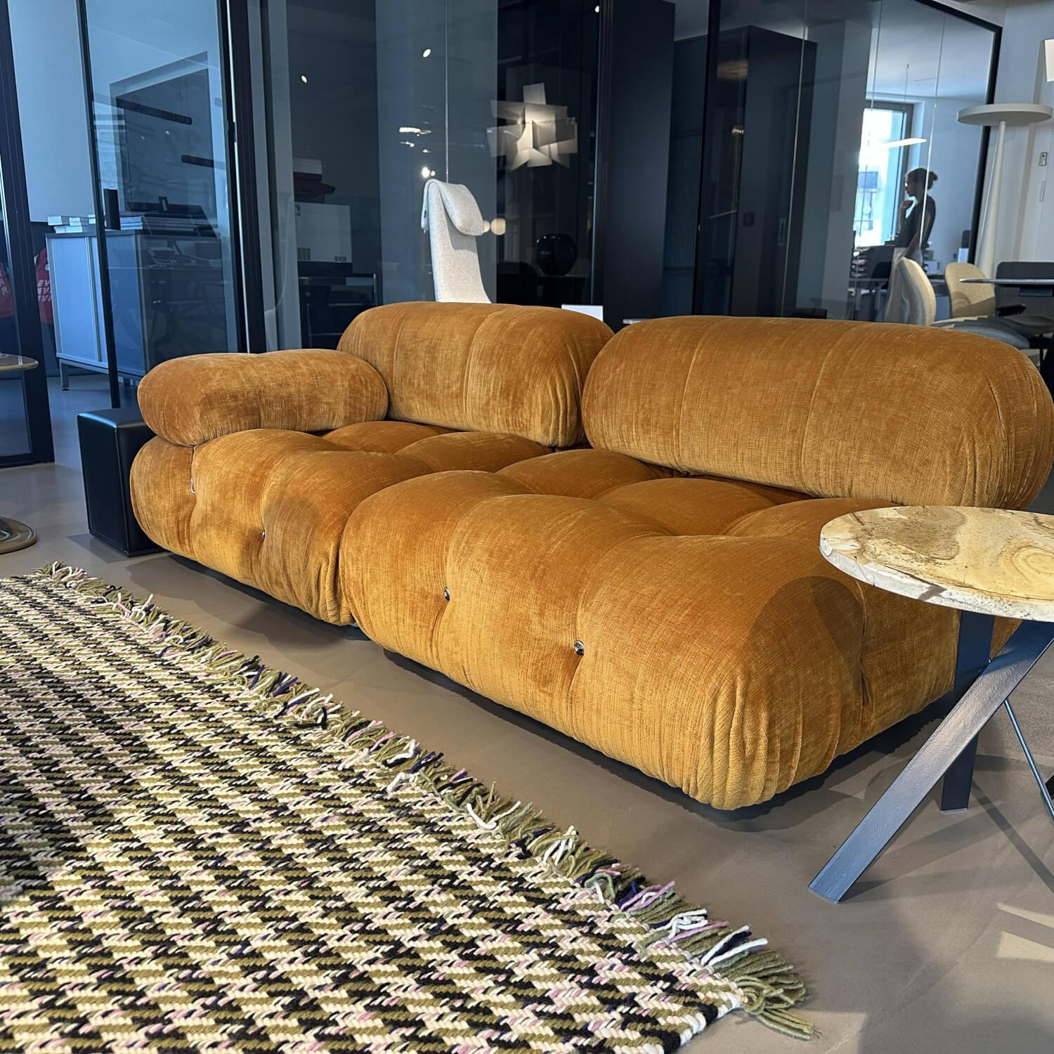 B&B Italia - Sofa Camaleonda Stoff Enia Curry Orange Füße Massivholz - 3