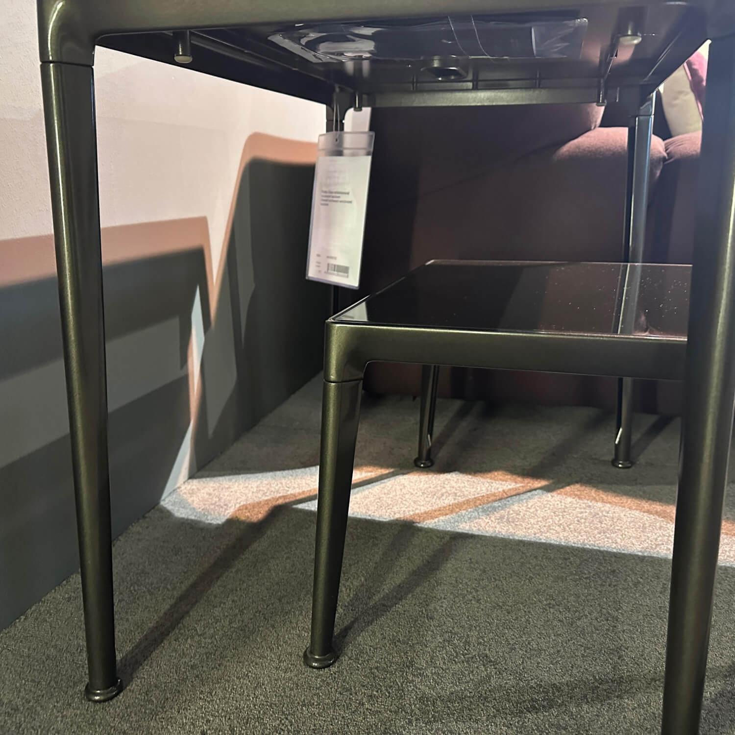 B&B Italia - 2er Set Beistelltsich Mirto Platte Glas Reflektierend Bronziert Lackiert Gestell Schwarz Verchromt Lackiert - 2