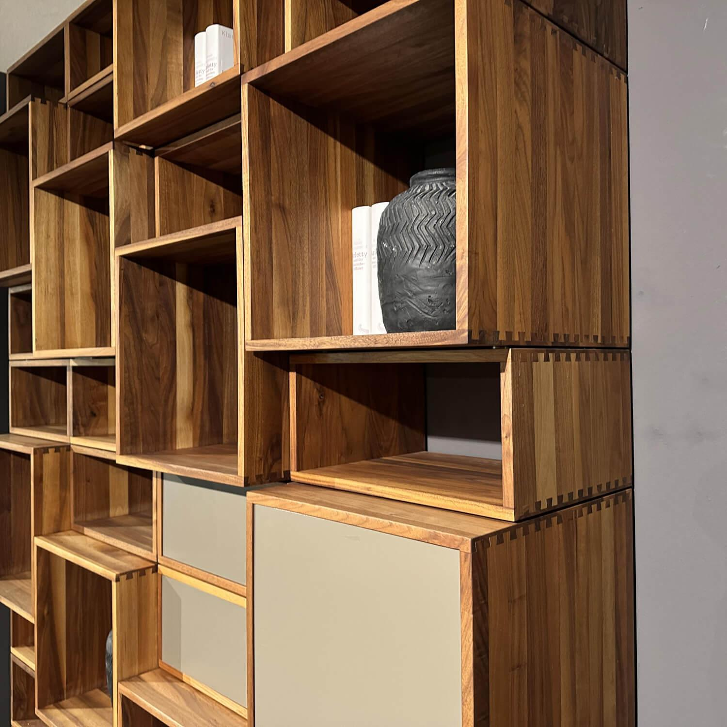 Riva1920 - Regal Freedom Nussbaum Geölt Fronten Eisen Lackiert Mit Türen Und Schubalden - 8