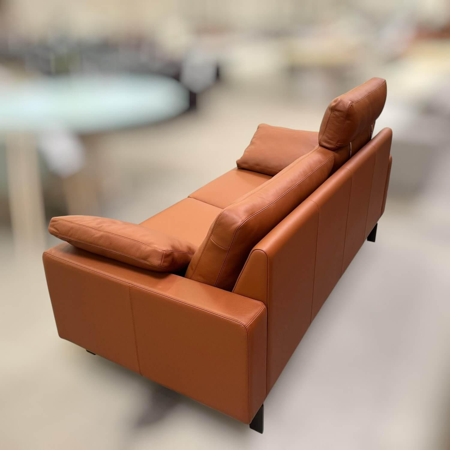 COR - Sofa Conseta Bodenfrei Leder 173 Cognac Braun Schmalfuß Schwarzbraun mit Kopfstütze 2 Kissen - 6