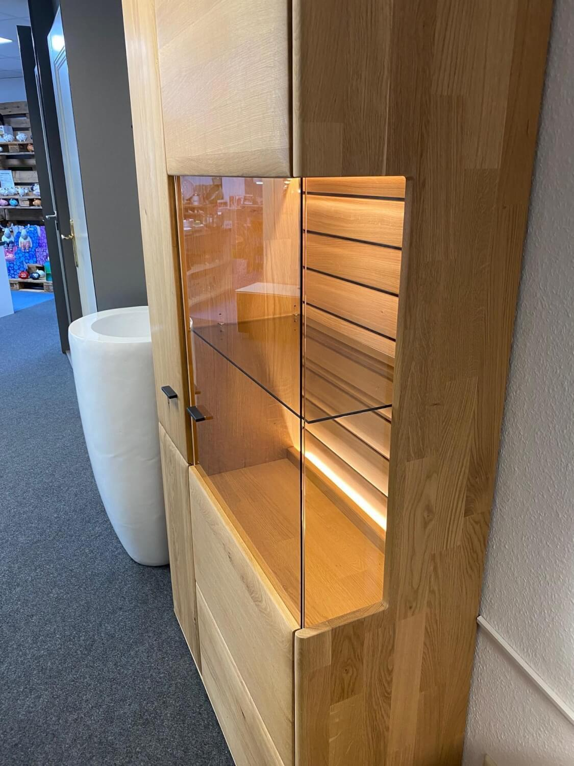 MCA Furniture - Wohnwand Girona Ast-Balkeneiche Massiv Keilgezinkt - 11