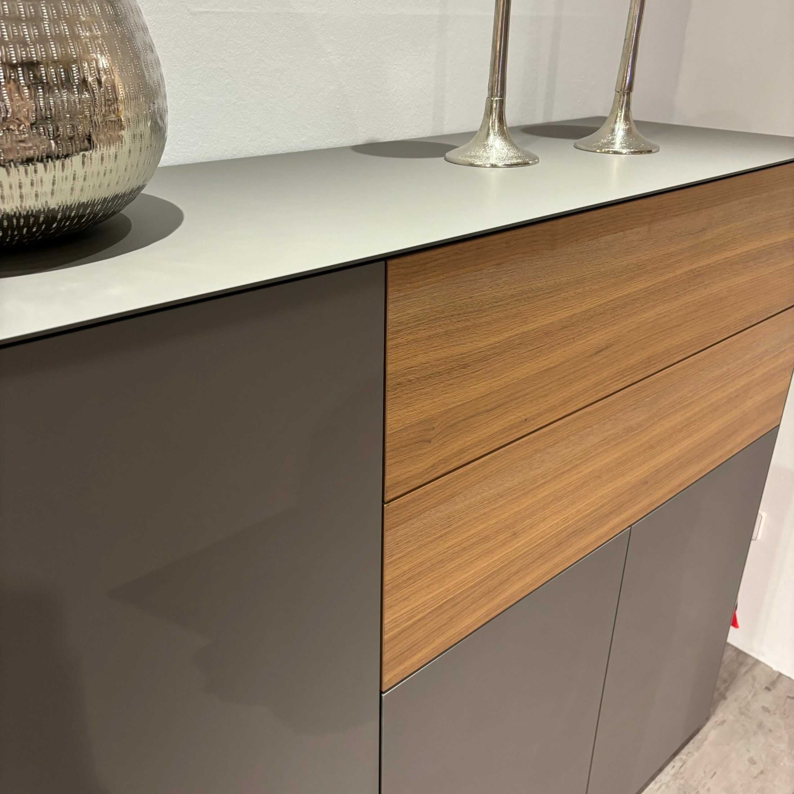 Spectral Smart Furniture - Sideboard Side Smart Lack GN Granite Grau Und Smart Lack Fenix FE GRL Grigio Londra Grau Akzente Raw American Walnut - 4