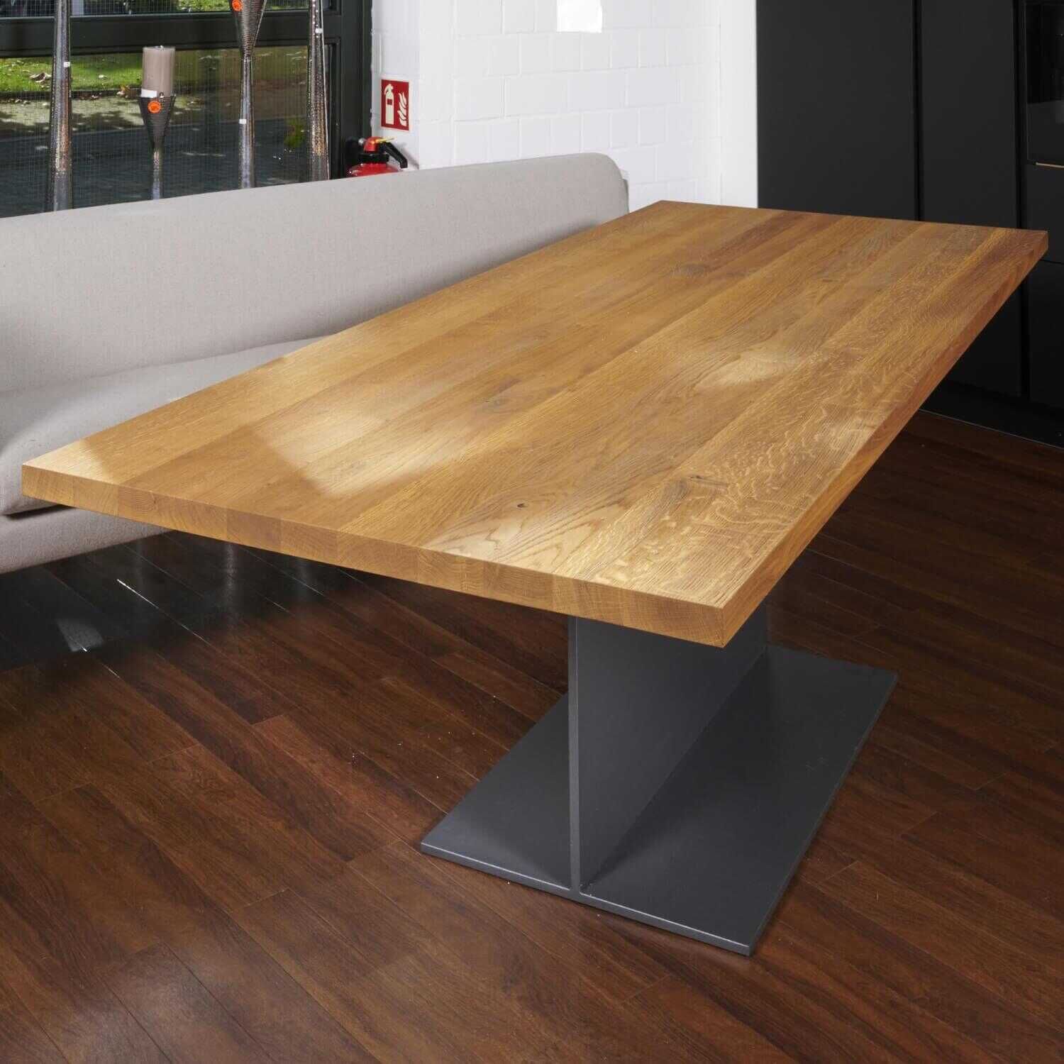 Tisch T-Table Eiche Massiv Natur Geölt Stahlfuß Dunkelgrau Pulverbeschichtet