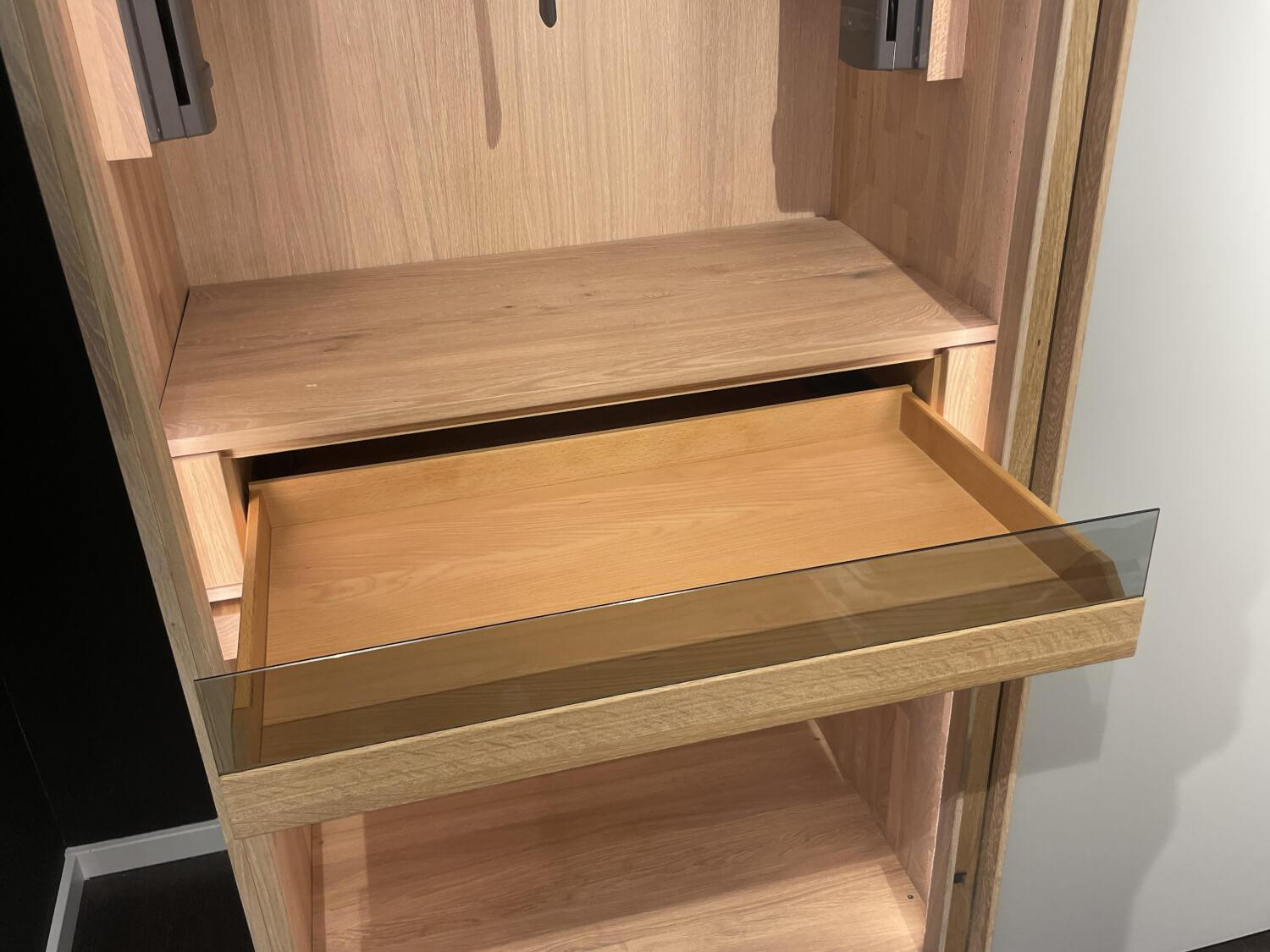 Team 7 - Schwebetürenschrank Soft Eiche Wild Weißöl Farbglas Matt Hellgrau Inklusive Innenleben Und Beleuchtung - 22