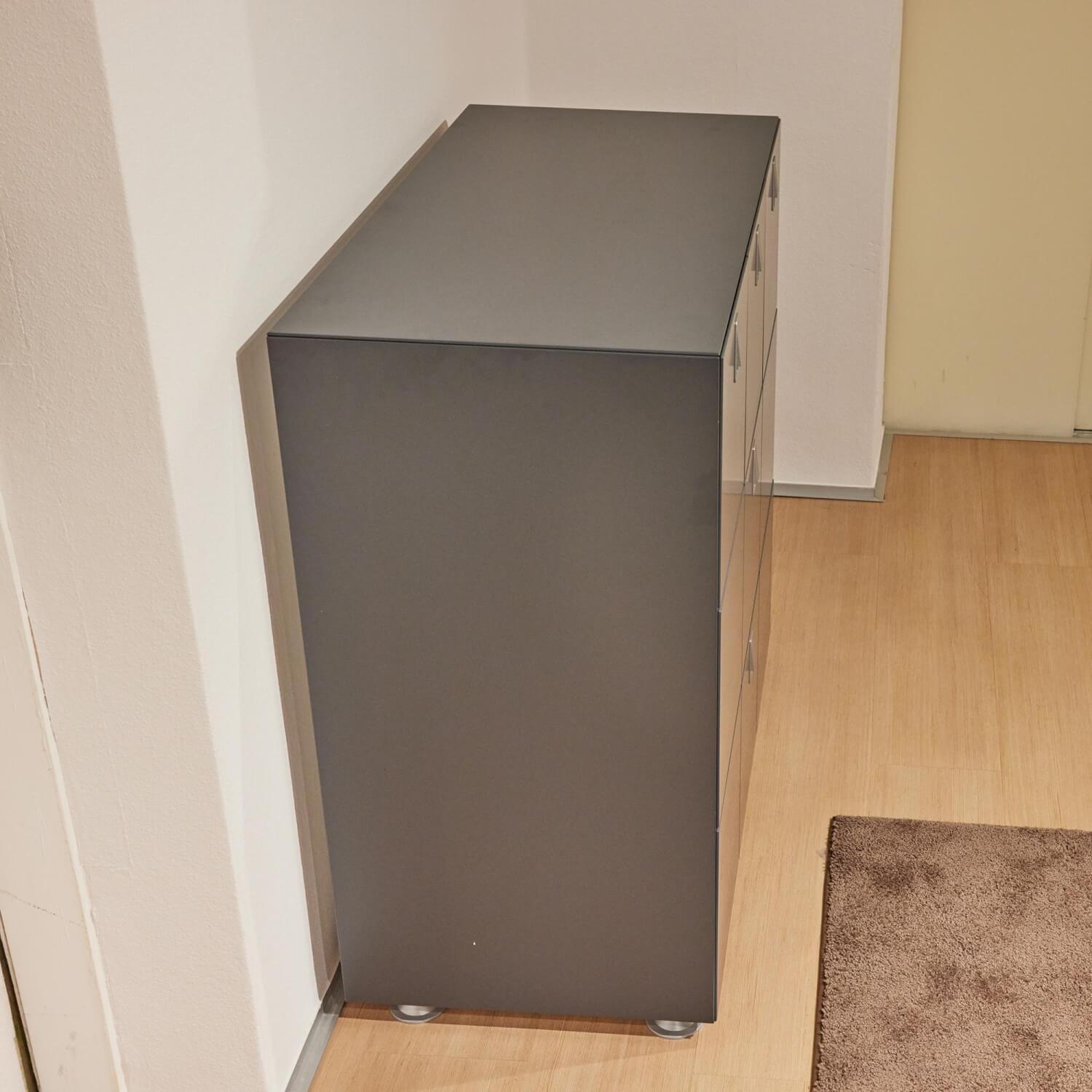 Behr - Kommode Menos Mattlack Kaviar Grau Griffe Und Füße Alu Matt Schwarz - 6