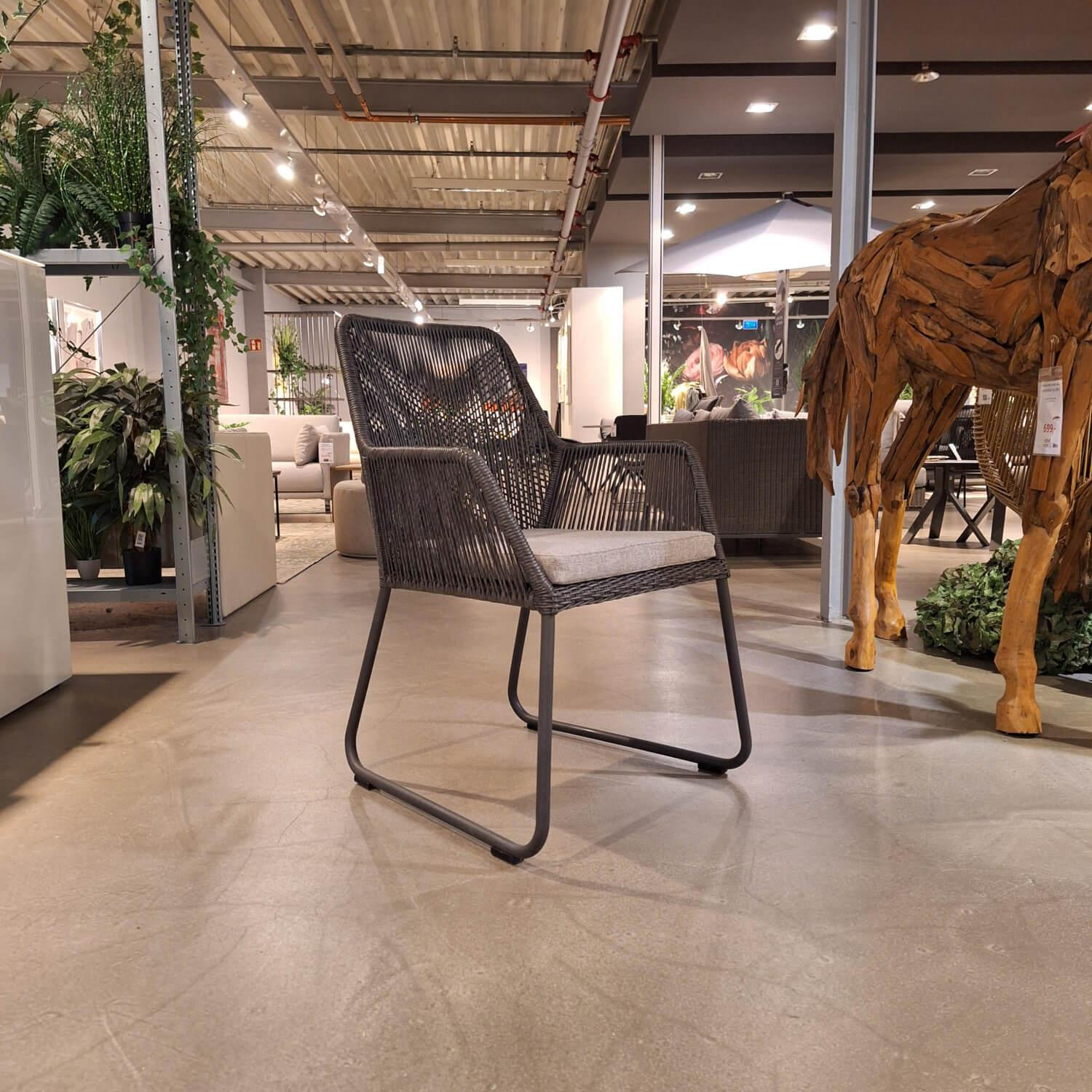 Sit Mobilia - Set of 4 armchairs Allanis Cover fabric Copacabana White Grey 165 Grey Sled base aluminum anthracite - 3