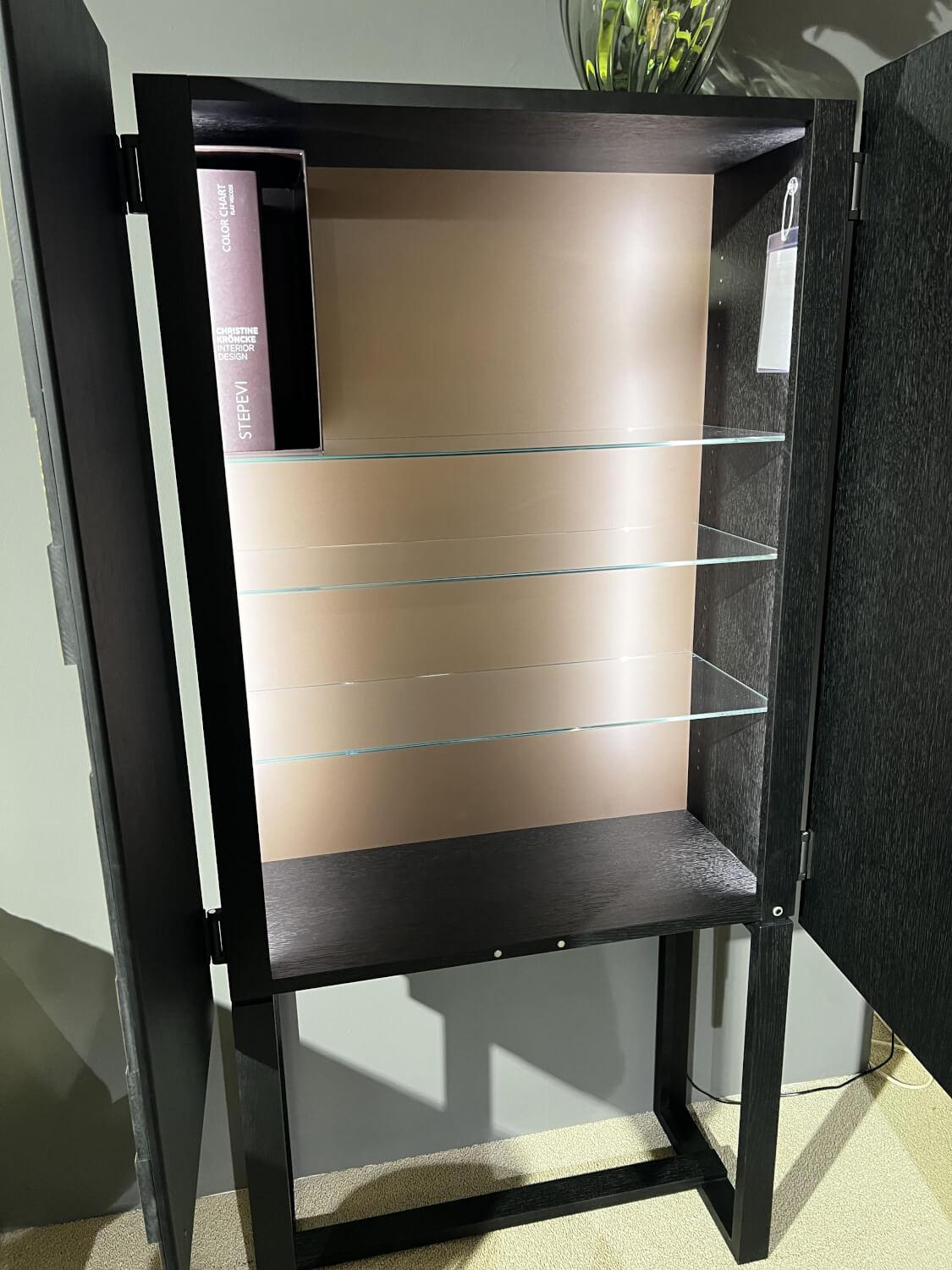 Christine Kröncke - Hochschrank Shape 30 Collector Front Dark Beauty Quadrat Messing Brüniert Korpus Eiche Anthrazit Matt Lackiert Mit Beleuchtung - 9