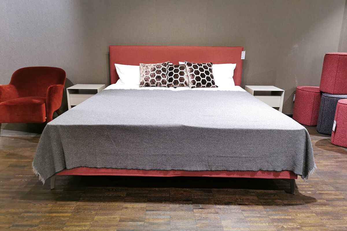 Möller Design - Boxspringbett Slim Edition 2021 Stoff Casa 39 Winered Rot Füße Sepia Metallic mit 2 Matratzen - 2