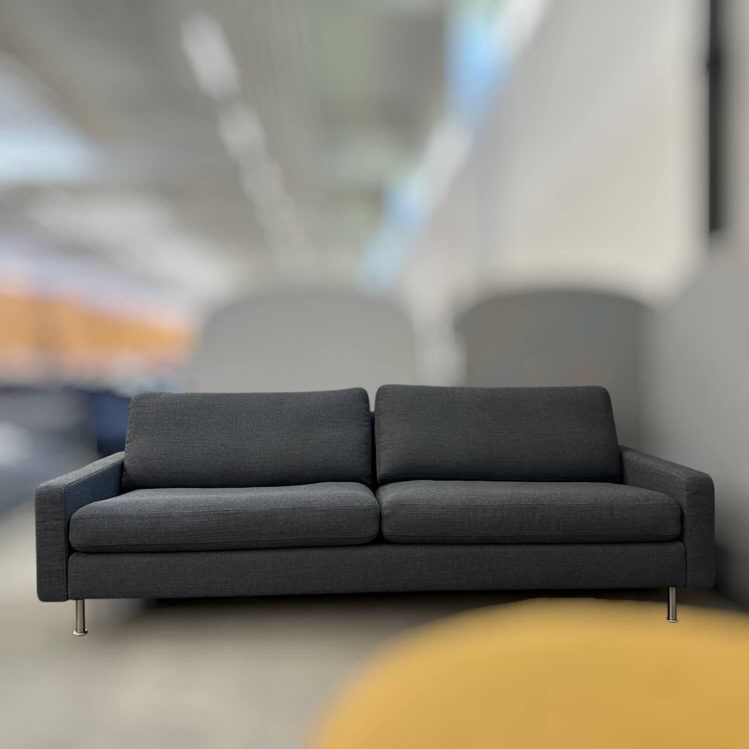 COR - Sofa Conseta Stoff 7146 Mittelgrau Bodenfrei Füße Metall Glänzend - 7