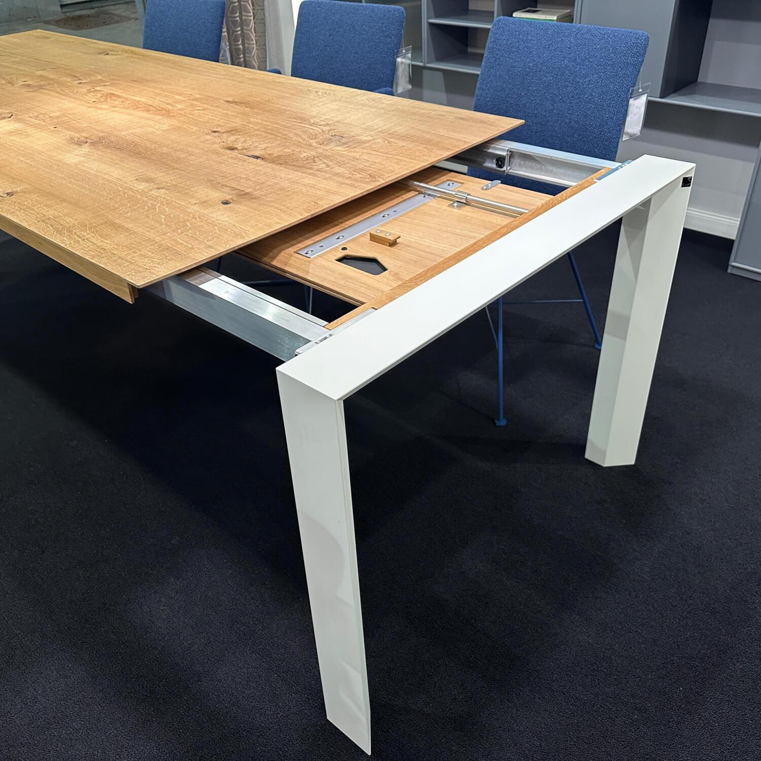 Scholtissek - Esstisch Divano VI Knorrige Eiche Mit Harz Gestelle Metall Weiß Mit Auszug - 5