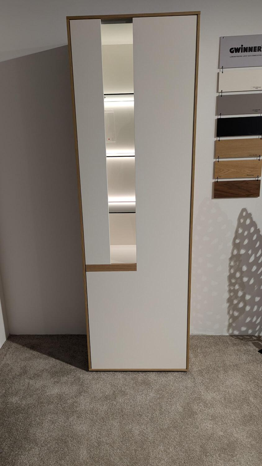 Gwinner - Display cabinet Calea lacquer silk matt white accents wild oak natural With LED lighting - 2