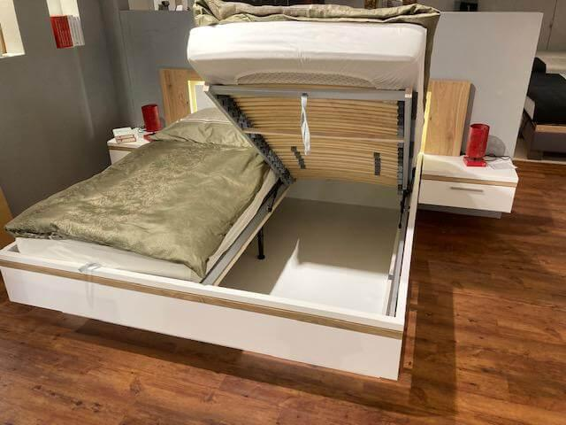 Schlafzimmer Carini Kleiderschrank mit Doppelbett Lack Weiß Rustico Eiche