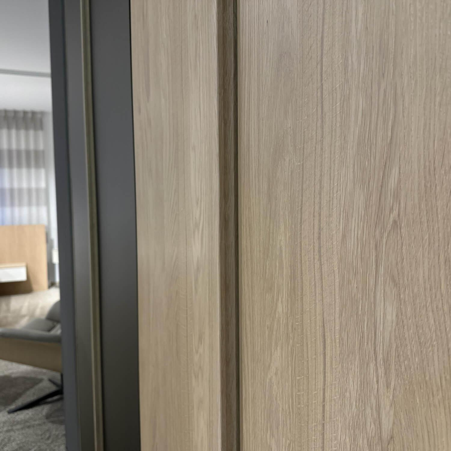 Team 7 - Drehtürenschrank Soft 10 Eiche Weißöl Linke Paartür Bronzeglas - 2