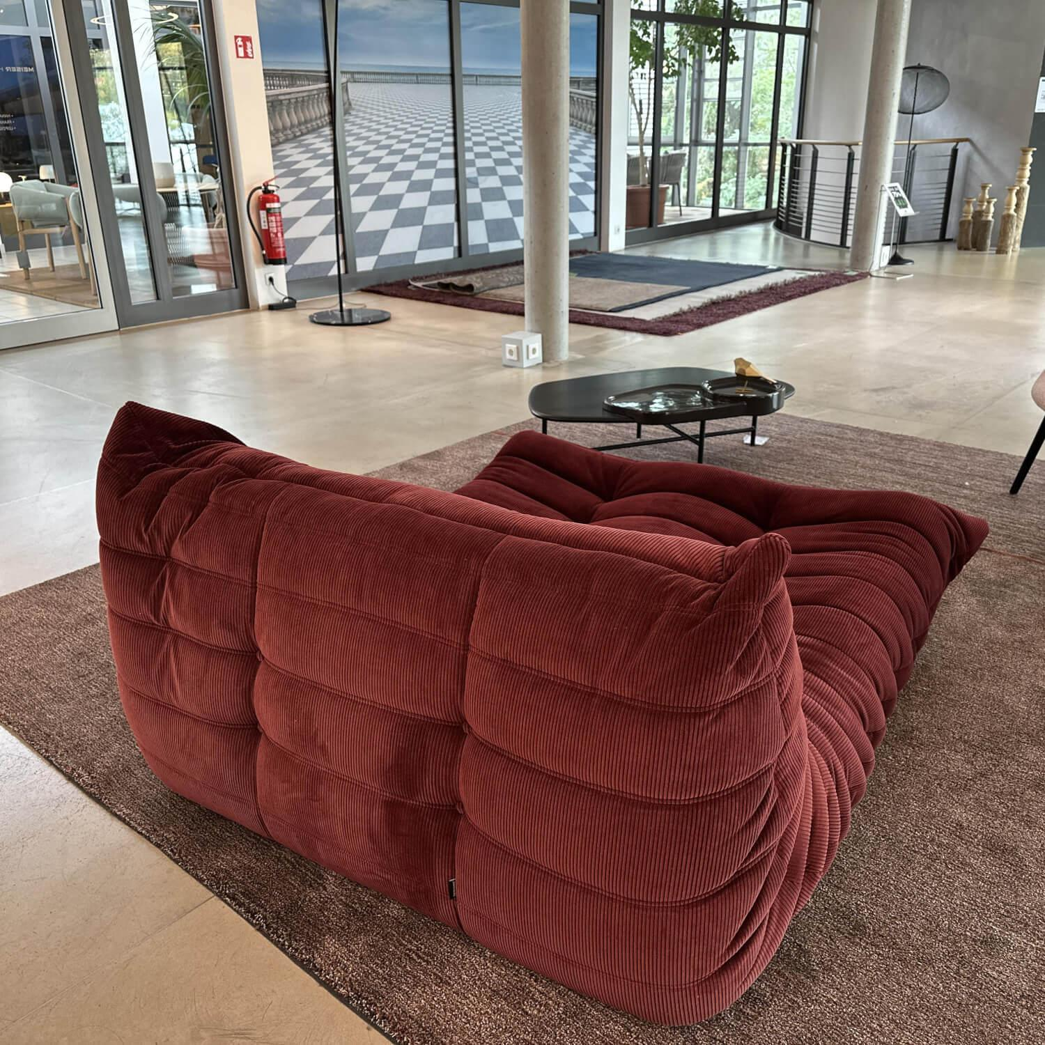 Ligne Roset - Liegesofa Togo Stoff Cordoue 2 Aubergine Rot Violett - 5