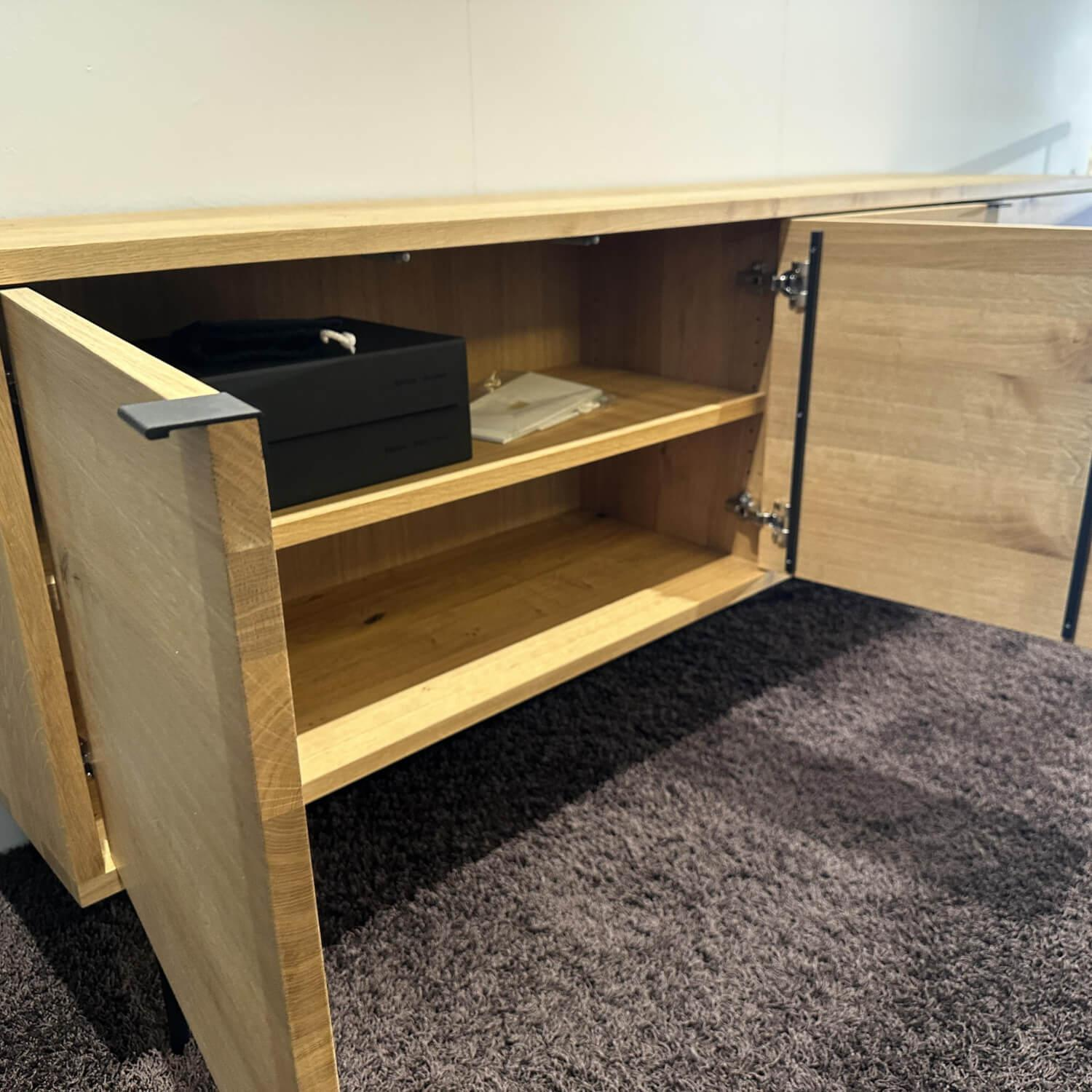 Janua - Sideboard SC21 Eiche Natur Geölt Mit Ästen Füße Y Gestell H23 RAL9005 Tiefschwarz Schwarz - 5