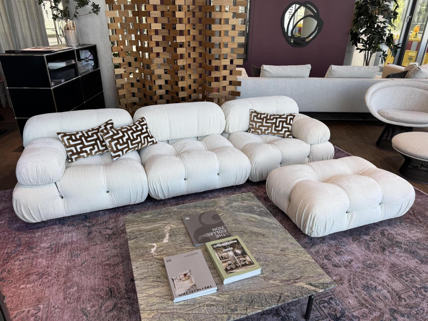 B&B Italia - Sofa Camaleonda Stoff Enia Elfenbeinweiß mit Hocker - 3