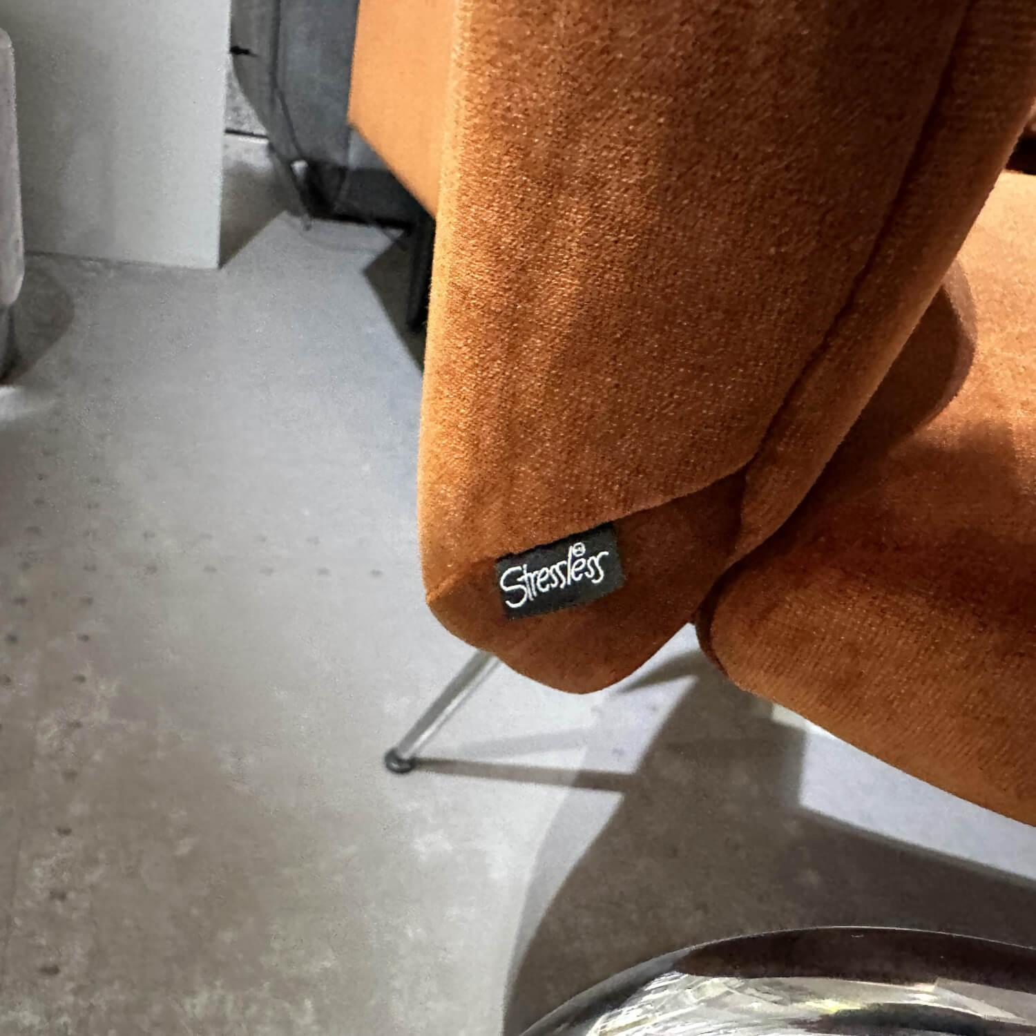 Stressless - Essgruppe Mit Tisch Toscana Eiche Schwarz Mit 4 Stühlen Und Dining Sofa In Stoff Grace Rust Orange Und Dark Grey Dunkelgrau - 10