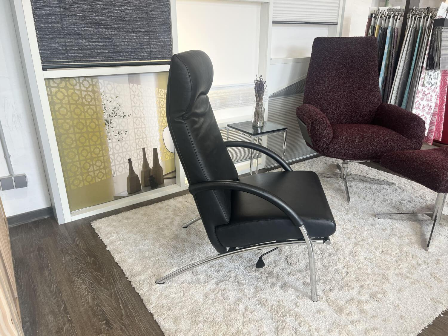 IP Design - Sessel Curve Leder Galaxy Schwarz Gestell Chrom Glanz Mit Ausklappbarer Fußablage - 4