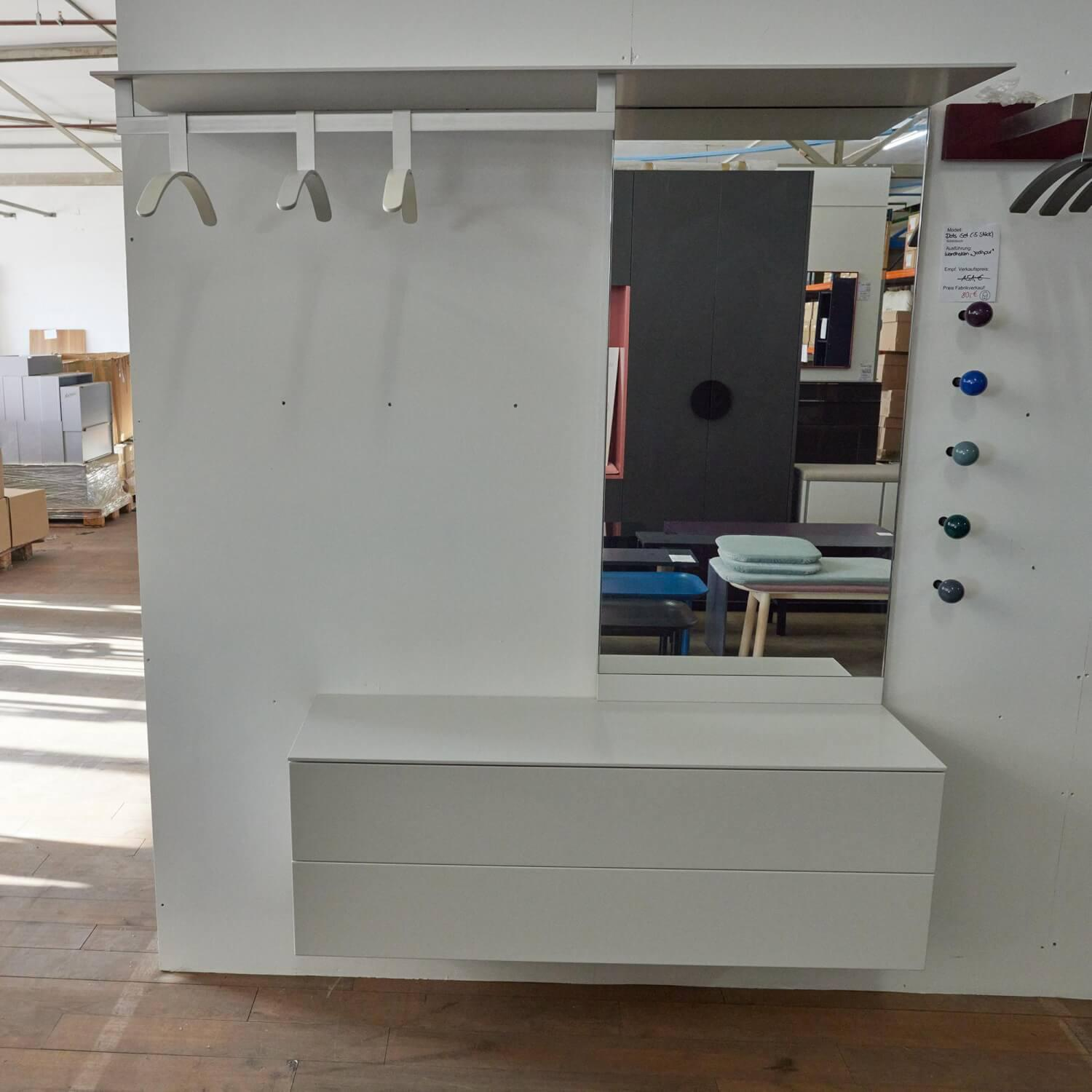 Schönbuch - Garderobe S7 Lack Grau-Weiß 27 Inklusive 3 Kleiderbügel - 3
