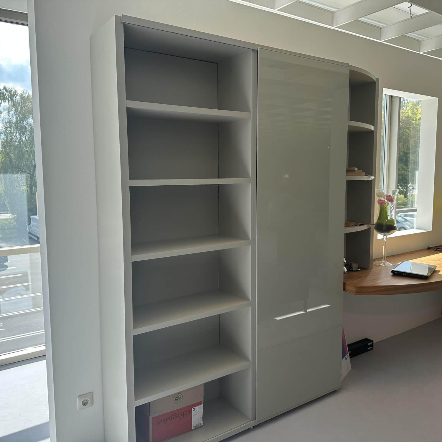 Hülsta - Anbauwand Mega Design Lack Seidengrau Grau Akzent Kernnussbaum - 6