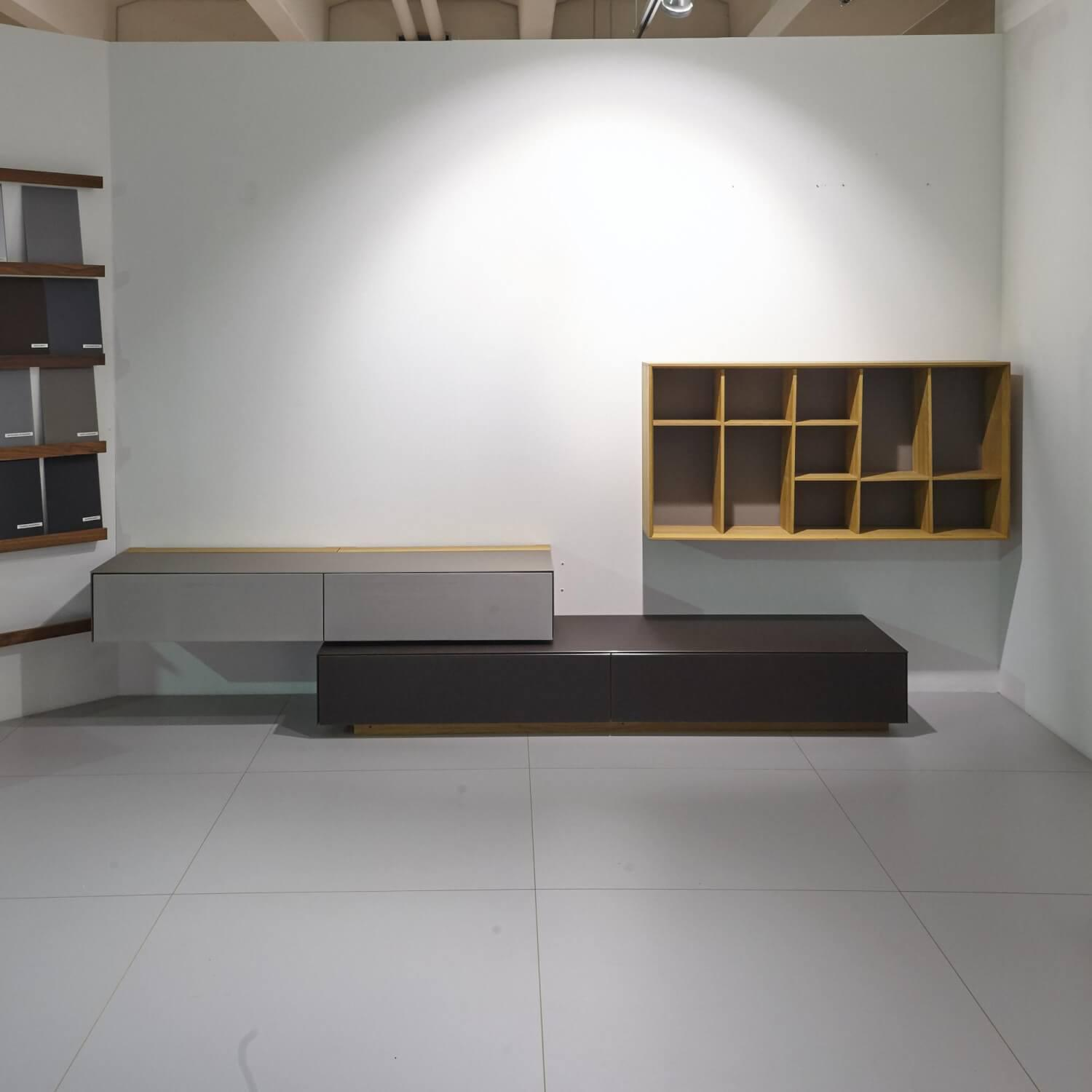 Mobilari - Wohnwand Cubus Pure Eiche Massiv Farbglas Grau Und Dunkelbraun - 6