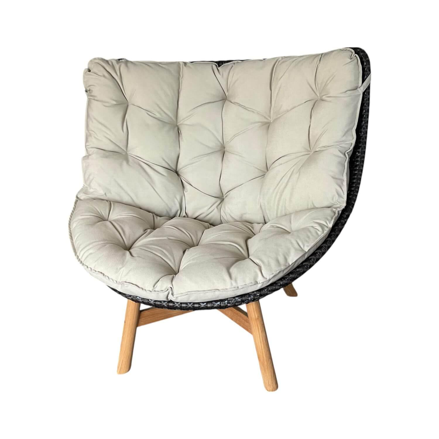 DEDON - Sessel Wing Chair Mbrace Stoff A 462 Cool Sage Grau Fasergeflecht Arabica Schwarz Braun Füße Teakholz - 1