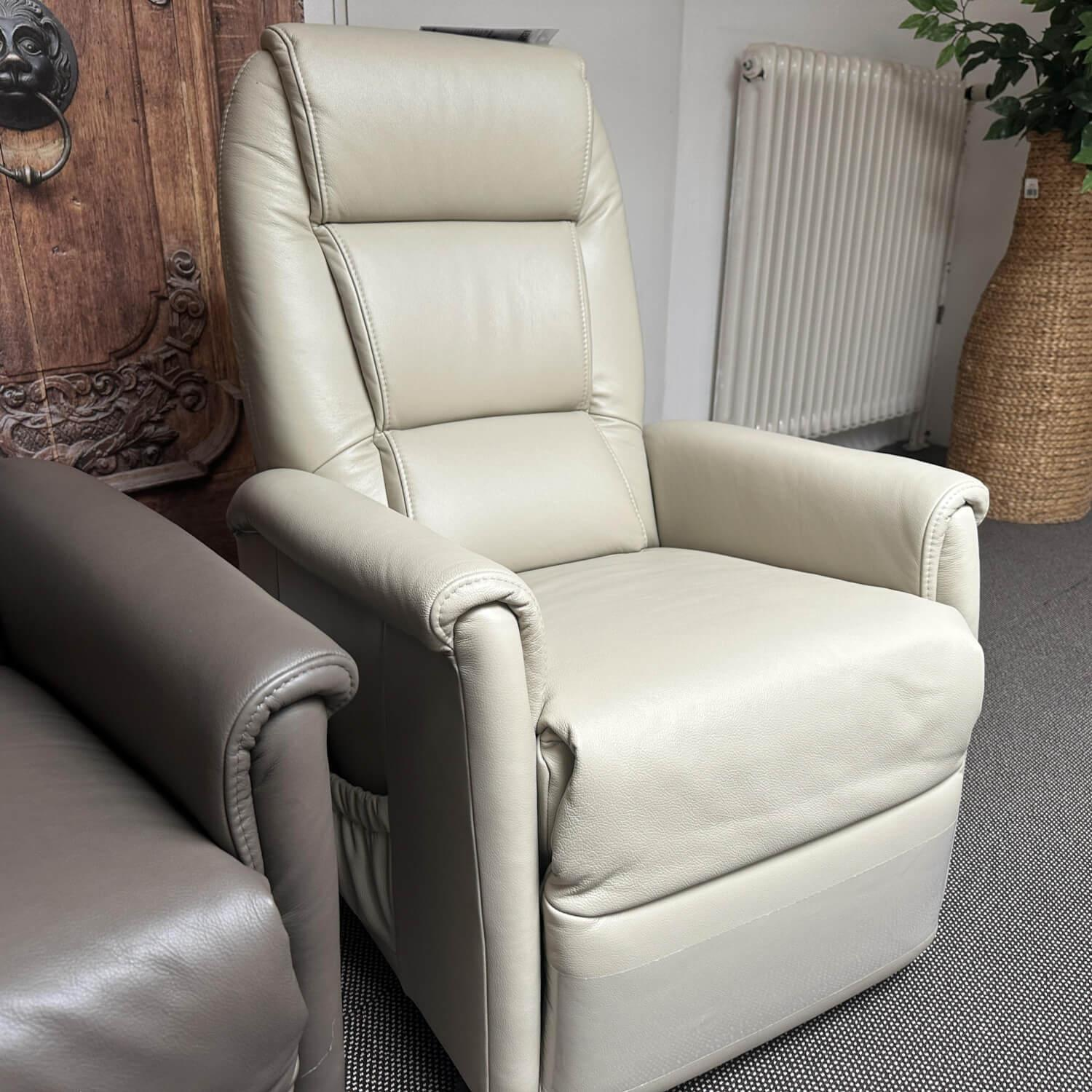 himolla - Relaxsessel 9773 Cumulus Quartett Leder 75 Torro Porzel Beige Füße Rollen Schwarz Mit Aufstehhilfe - 3