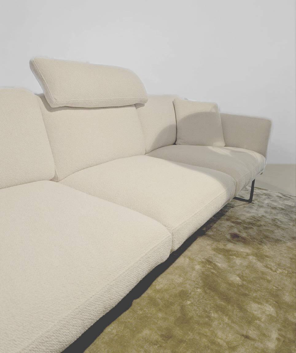 Cassina - Sofa 8 Dreisitzer Stoff Tess Look Bianco Weiß Gestell Canna Fucile mit 2 Daunenkissen und Kopfstütze - 2