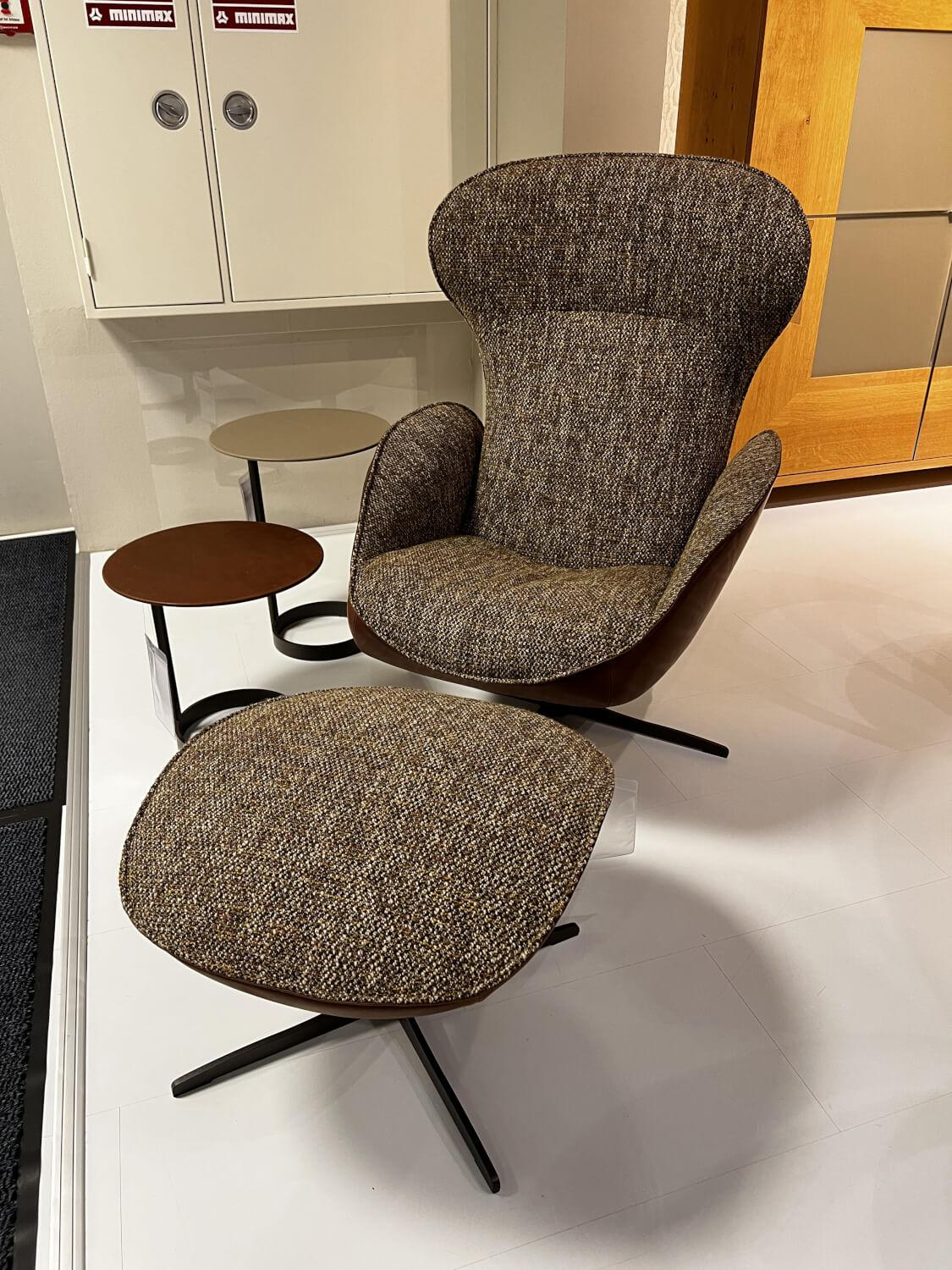 Jori - Lounge Sessel Daydreamer Innen Stoff Mamaye 204 Braun Beige Gelb Außen Leder Lolita Pralina Braun Gestell Bronze Lackiert Inklusive Hocker - 2