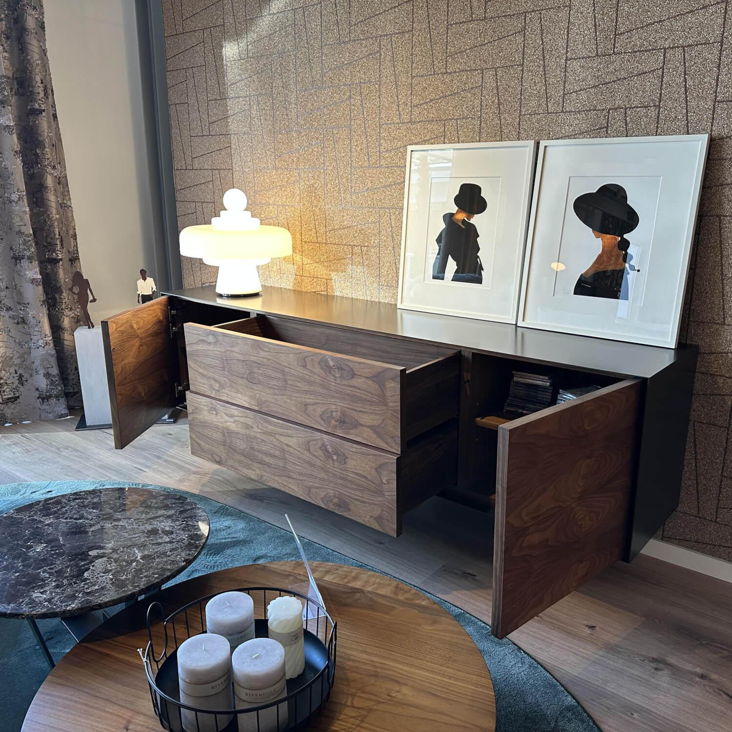 Riva1920 - Kommode Rialto Fly Front Nussbaum Korpus Eisen Lackiert - 2