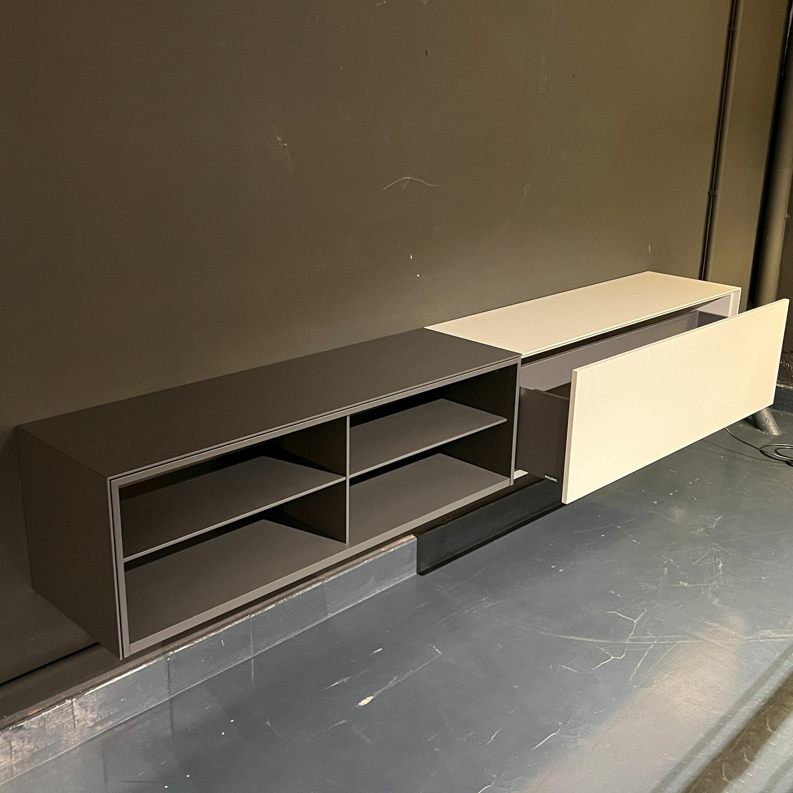 Piure - Edit Sideboard Hängend Mattlack Links Graphite Rechts Light Grey Grau - 3