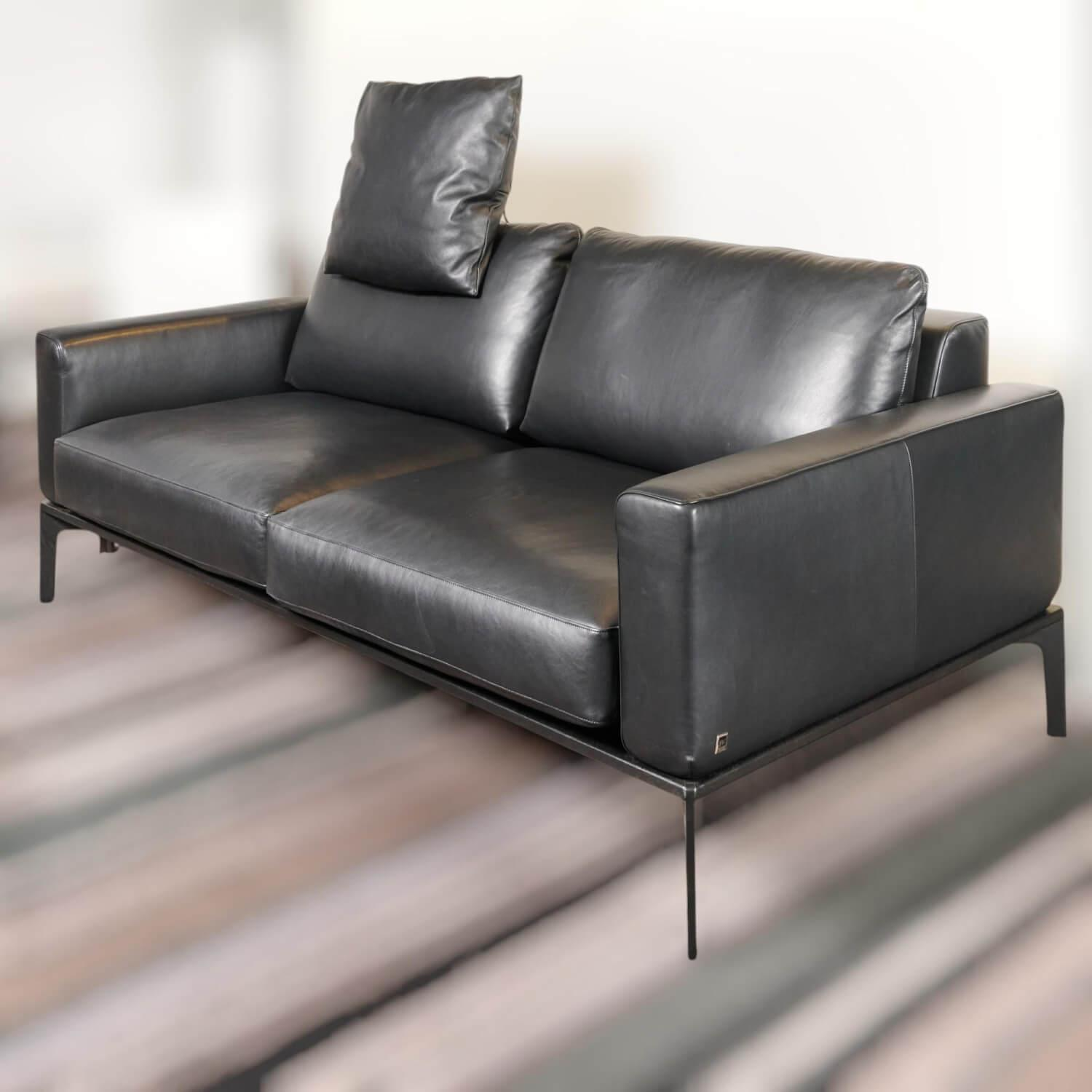 Bielefelder Werkstätten - Spirit Sofa 2/80 Armlehne Schmal Leder Space Schwarz mit 2 Kissen - 5
